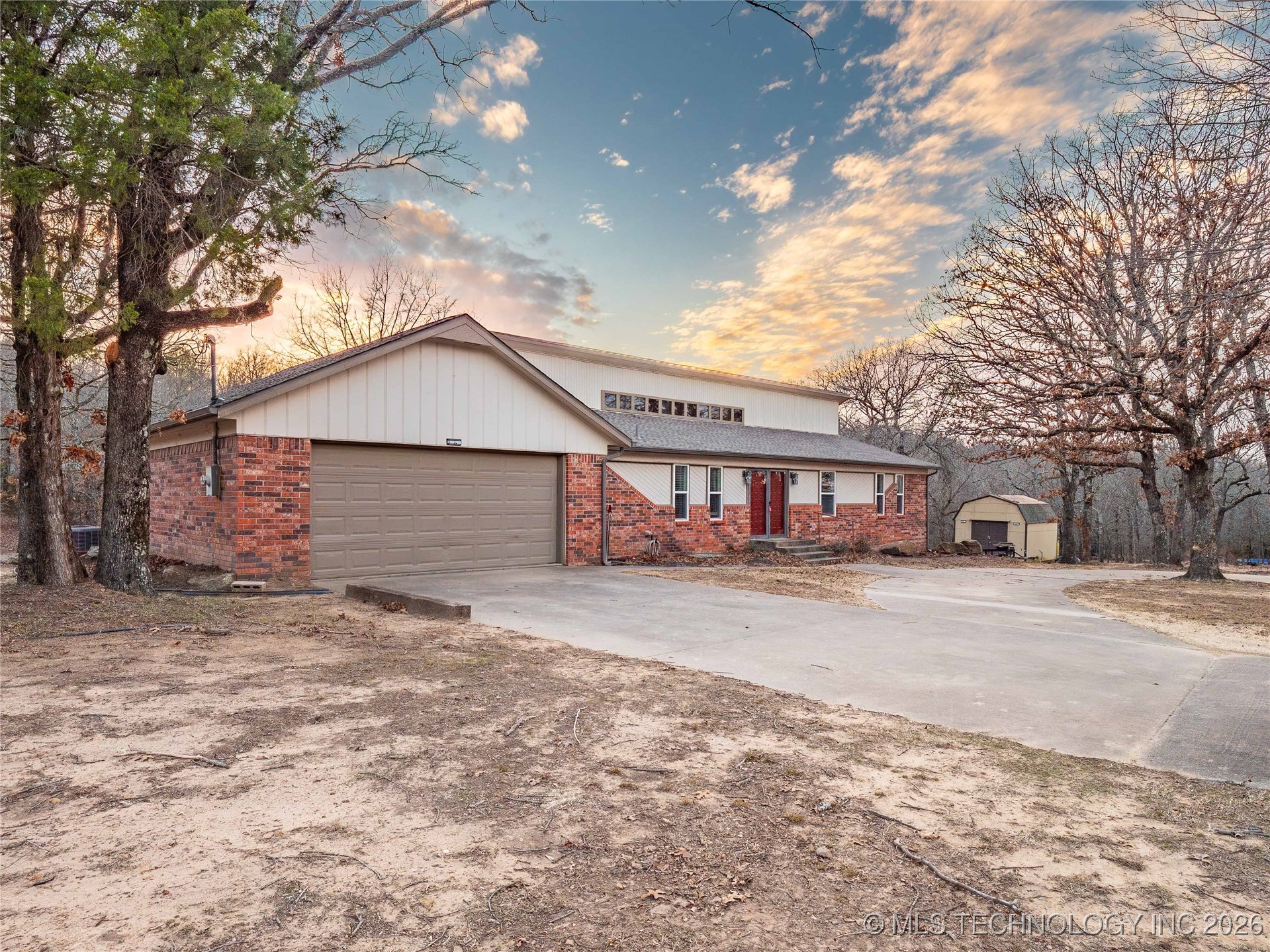 10 Cottonwood Property Photo 1