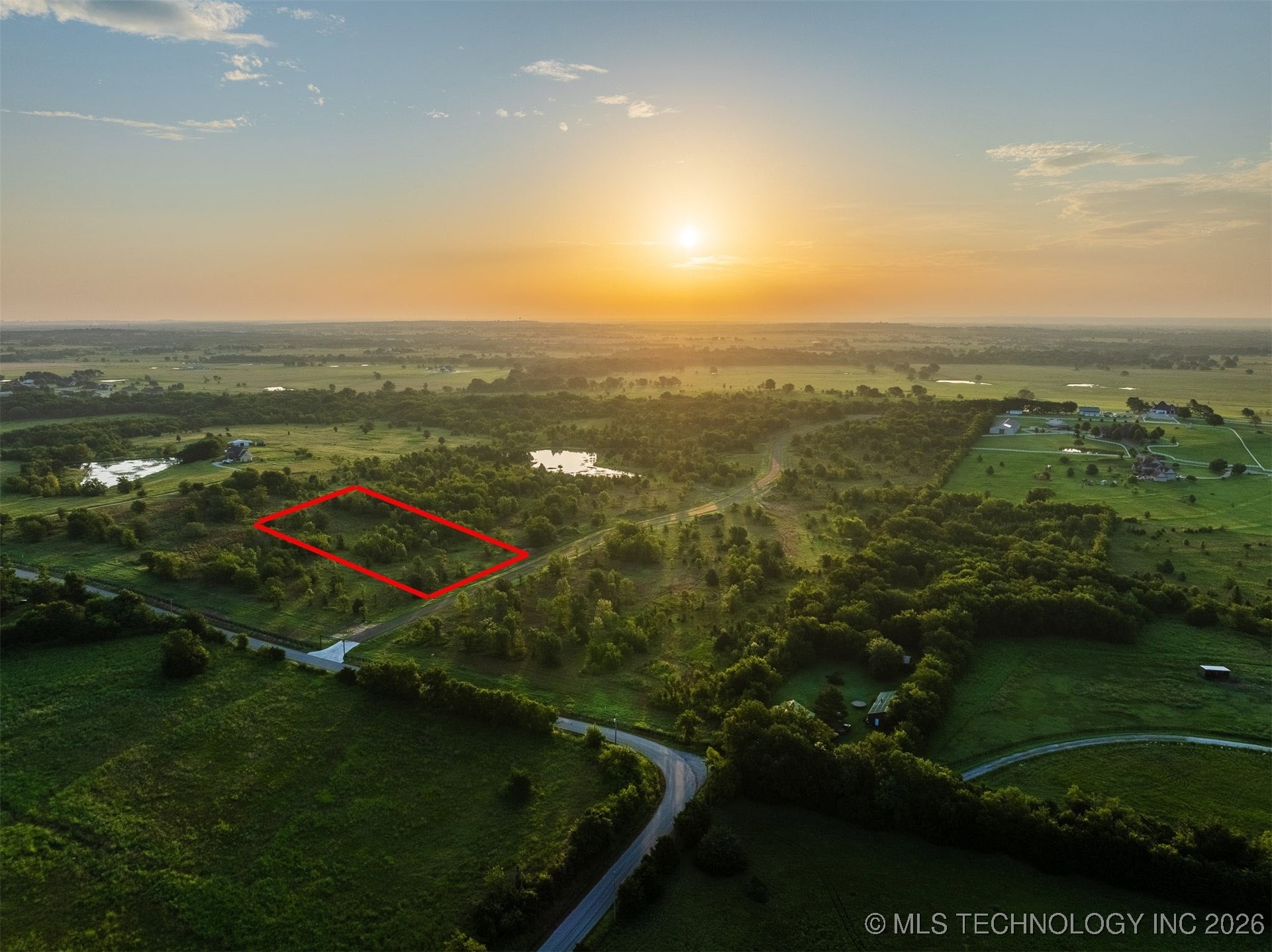 04 W 195th Street S Property Photo 1