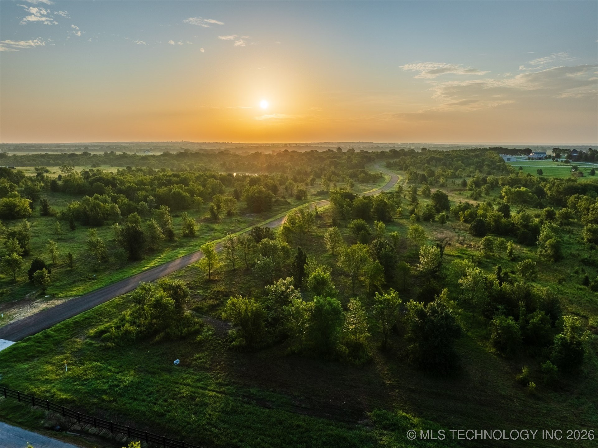 04 W 195th Street S Property Photo 6