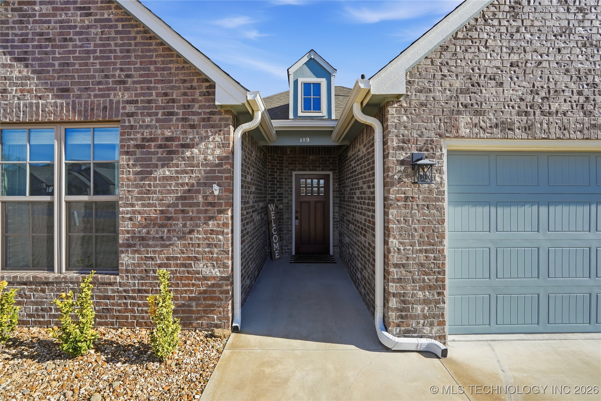 189 N Castle Street Property Photo 3