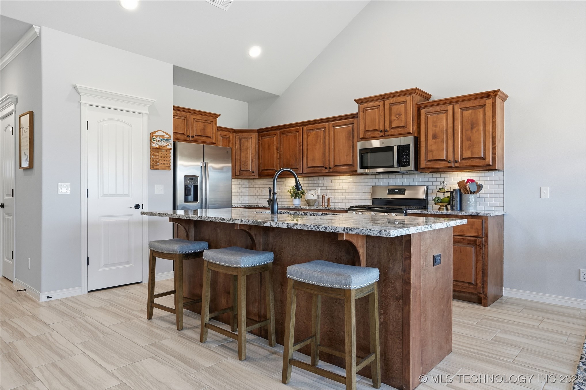 189 N Castle Street Property Photo 12