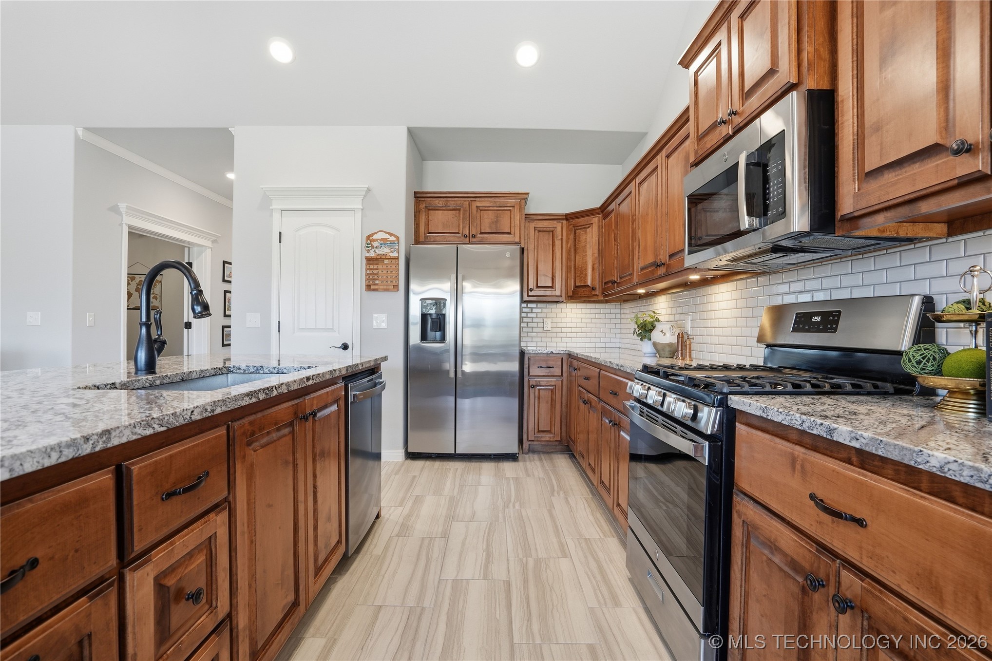 189 N Castle Street Property Photo 13