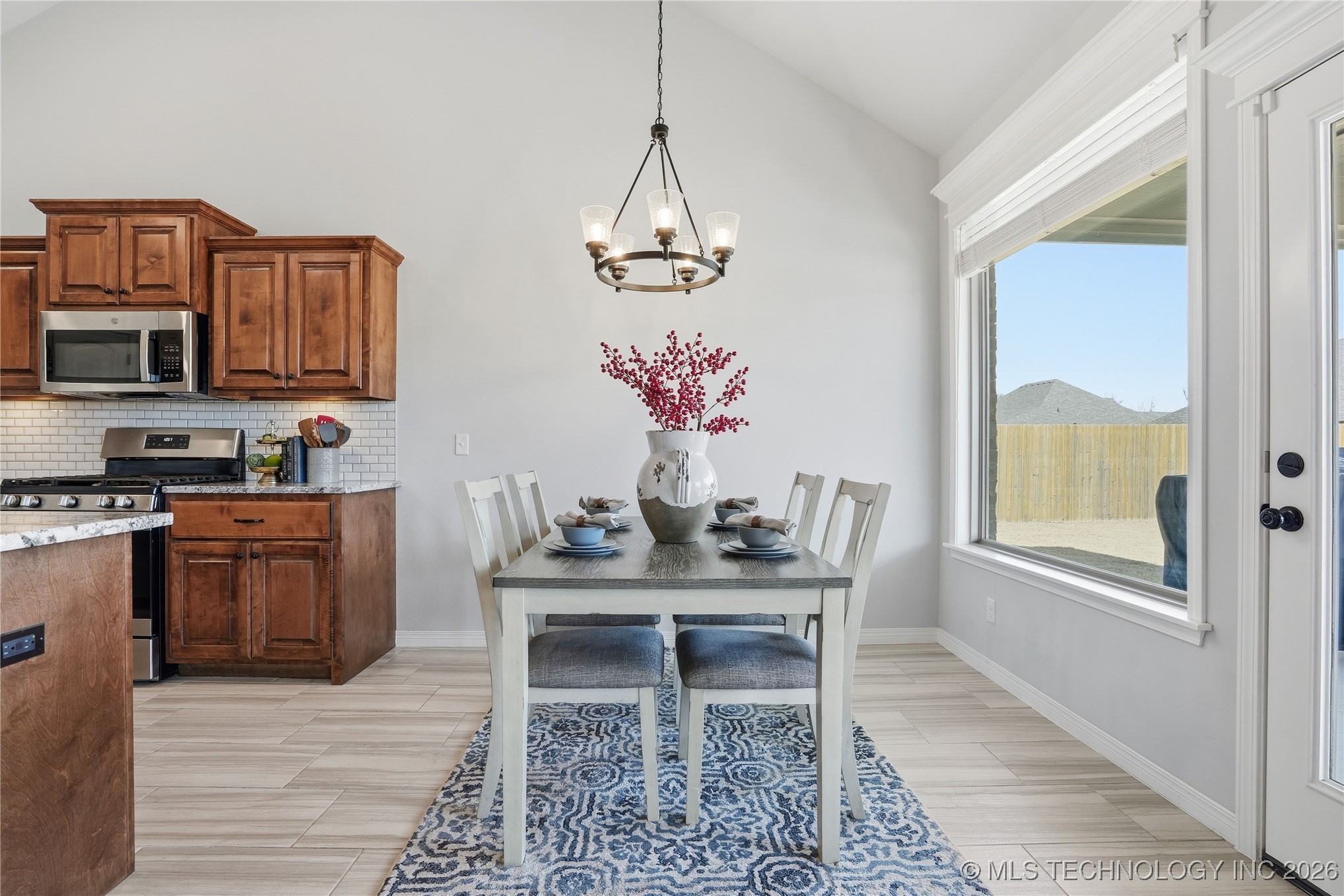 189 N Castle Street Property Photo 16