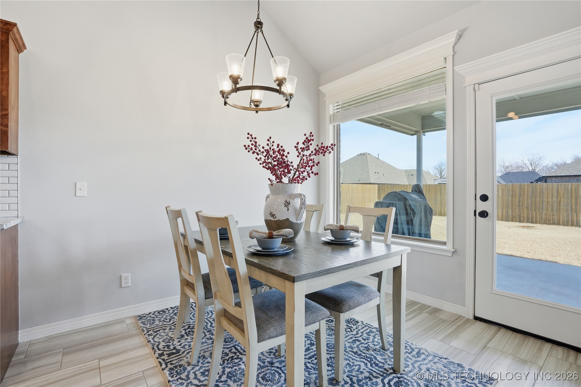 189 N Castle Street Property Photo 17