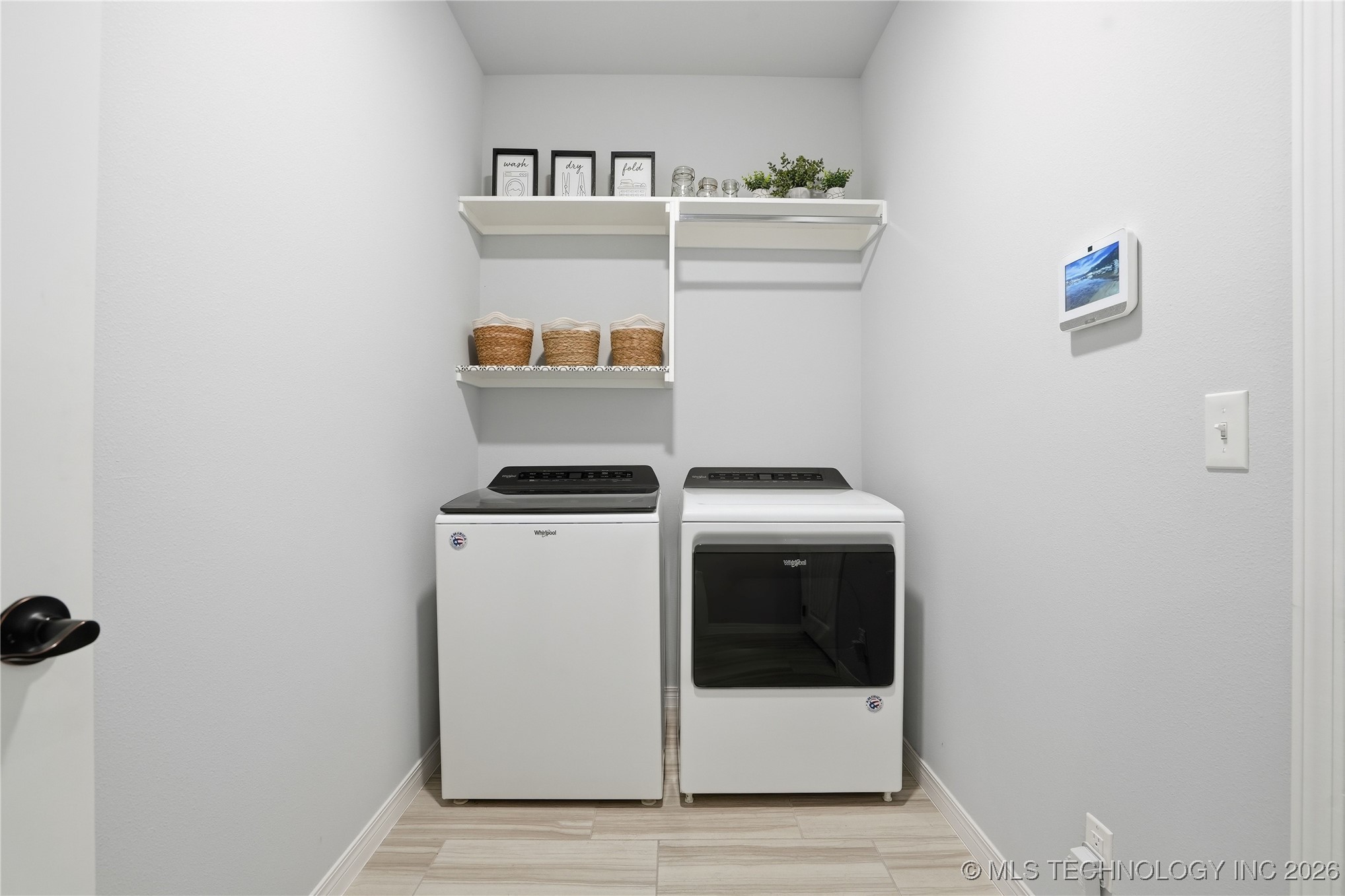 189 N Castle Street Property Photo 25