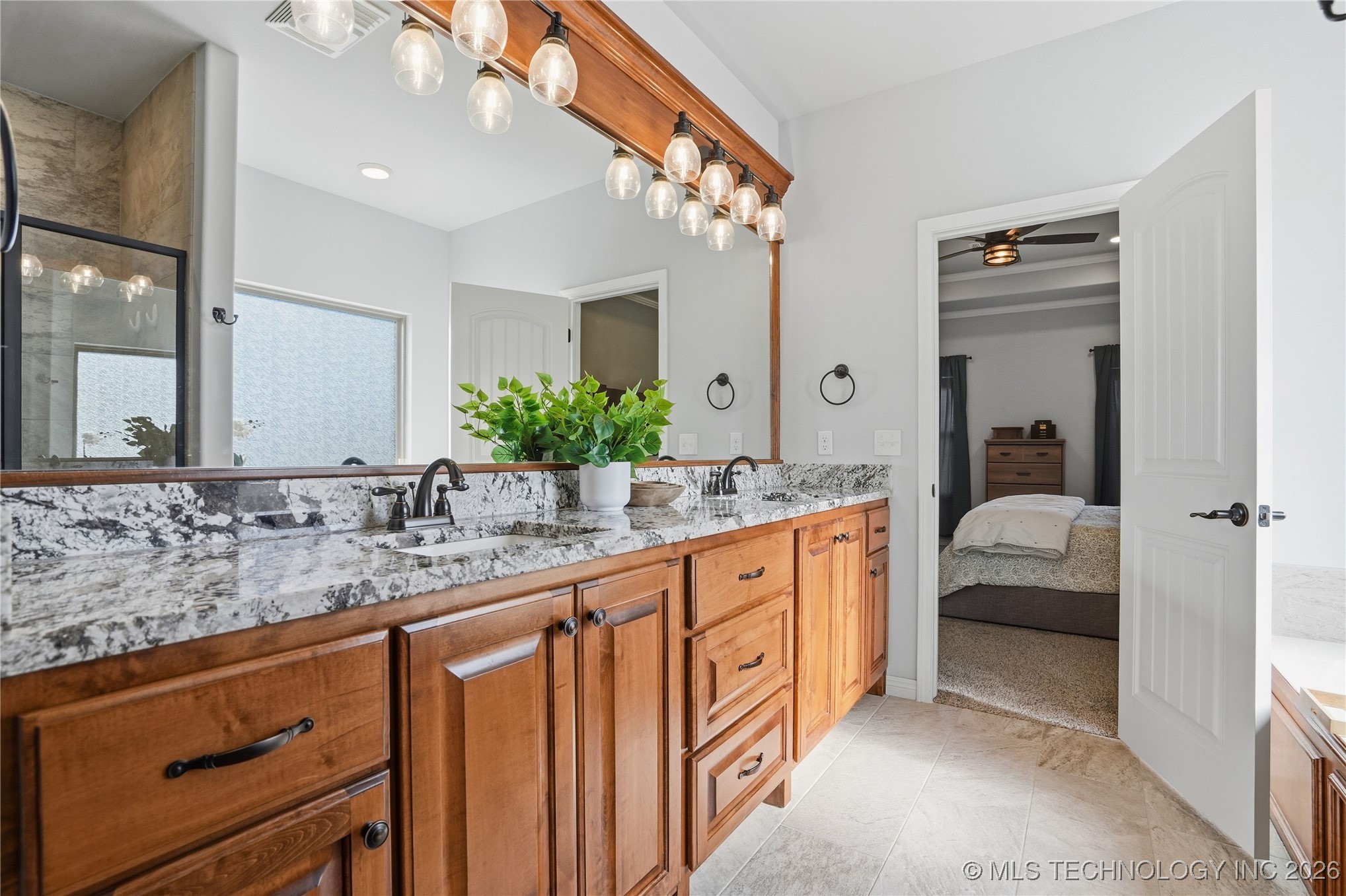 189 N Castle Street Property Photo 32