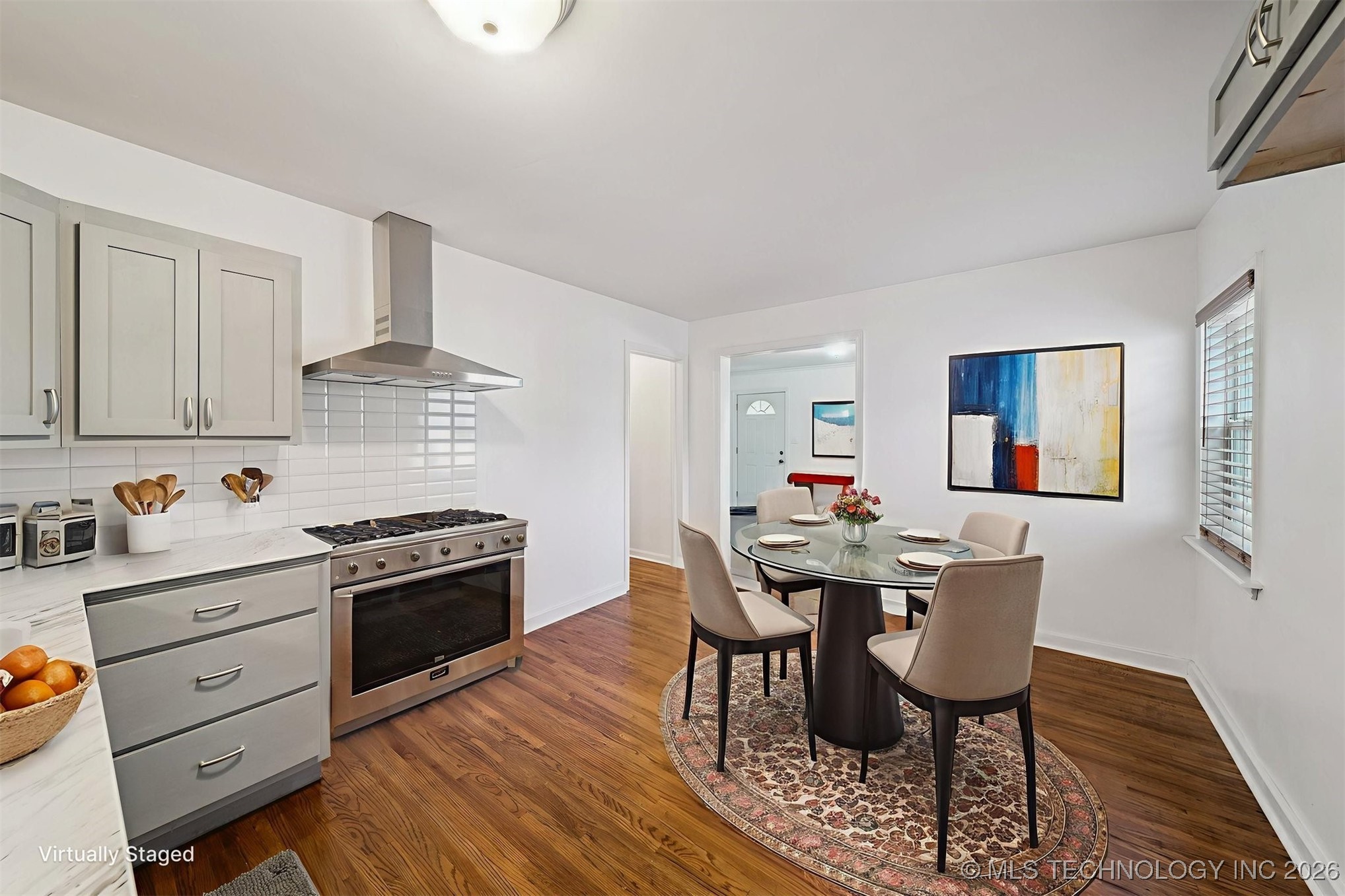 1043 N College Avenue Property Photo 6