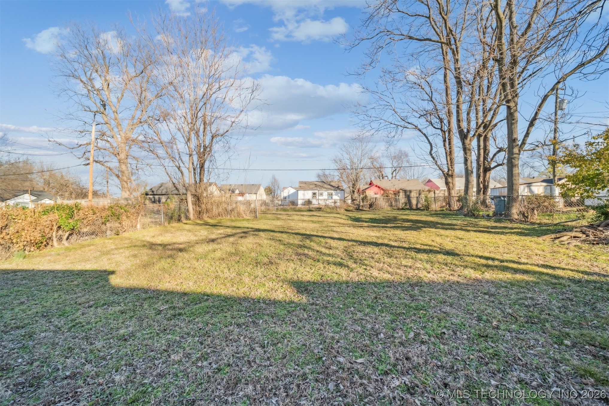 1043 N College Avenue Property Photo 11