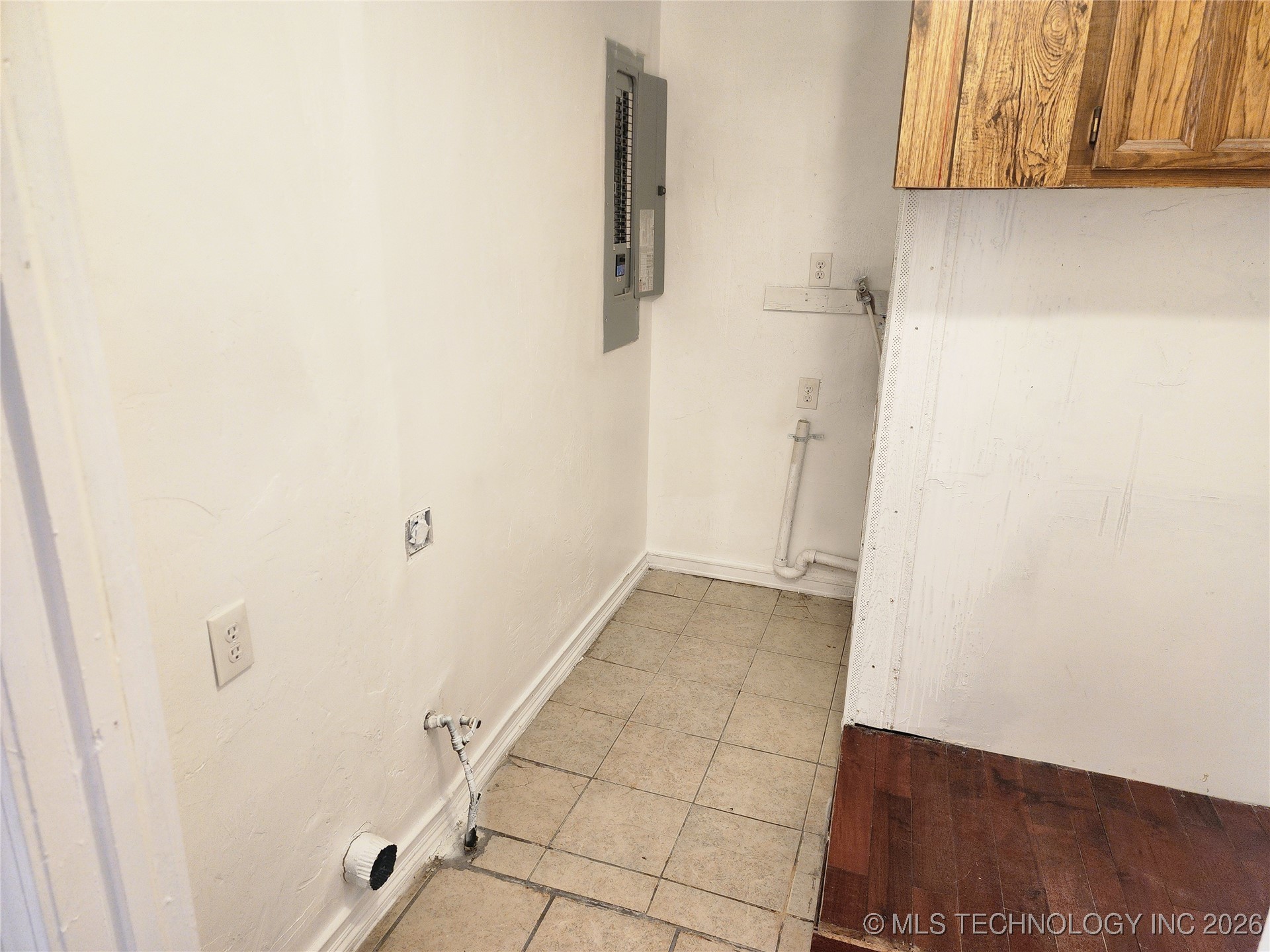 7833 S Harvard Avenue Property Photo 14