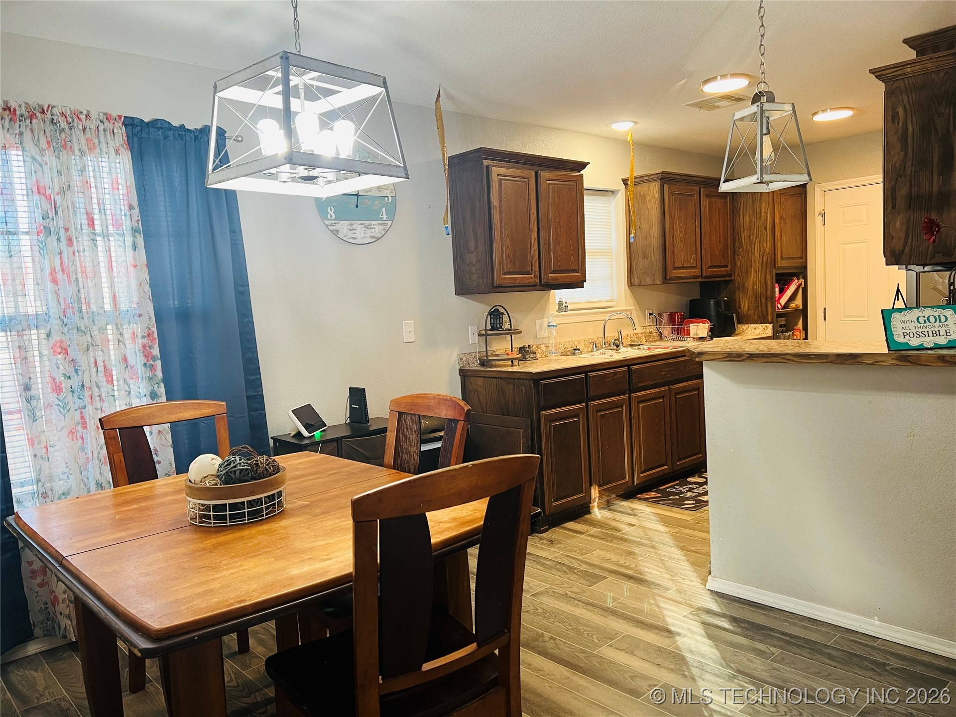 273 Main Property Photo 7