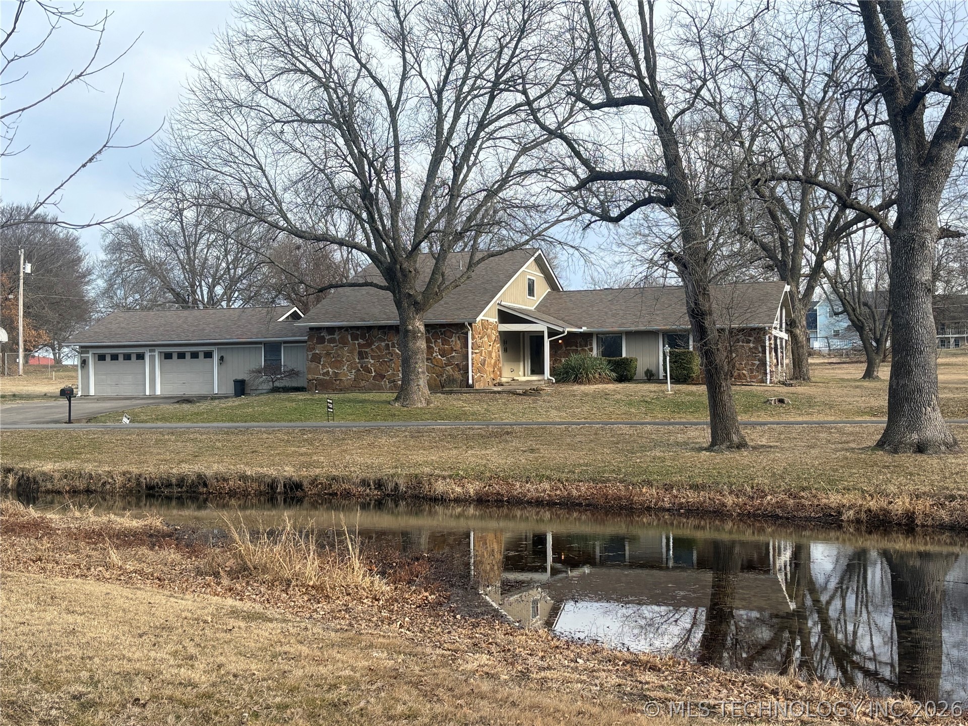 1065 Deer Creek Property Photo 2