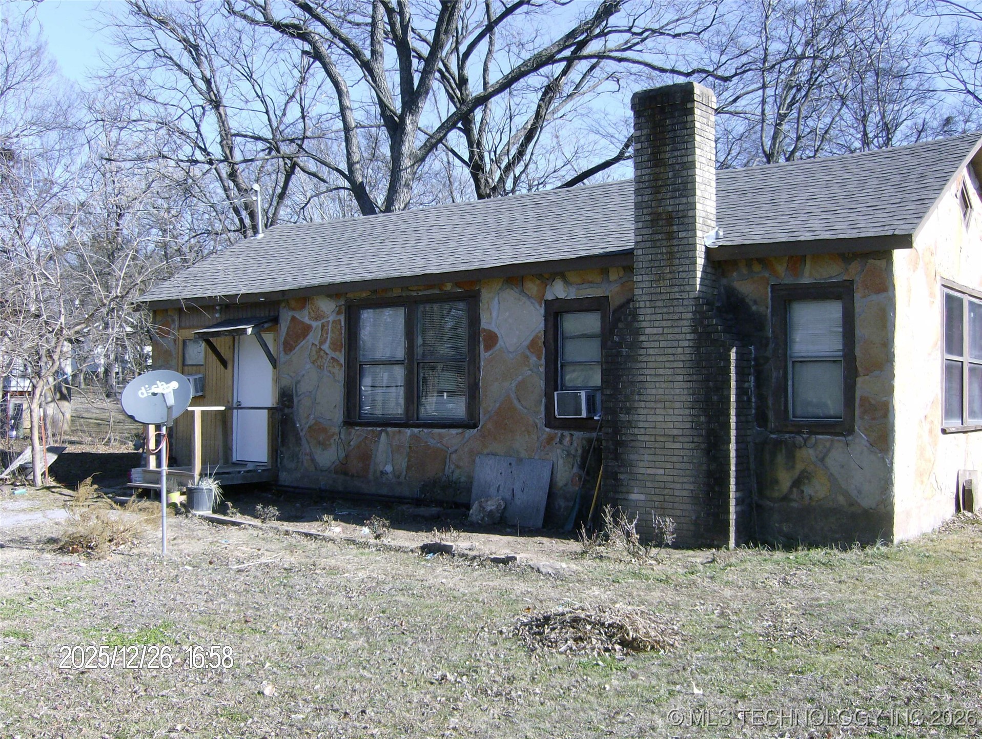 501 E Ward Property Photo 2