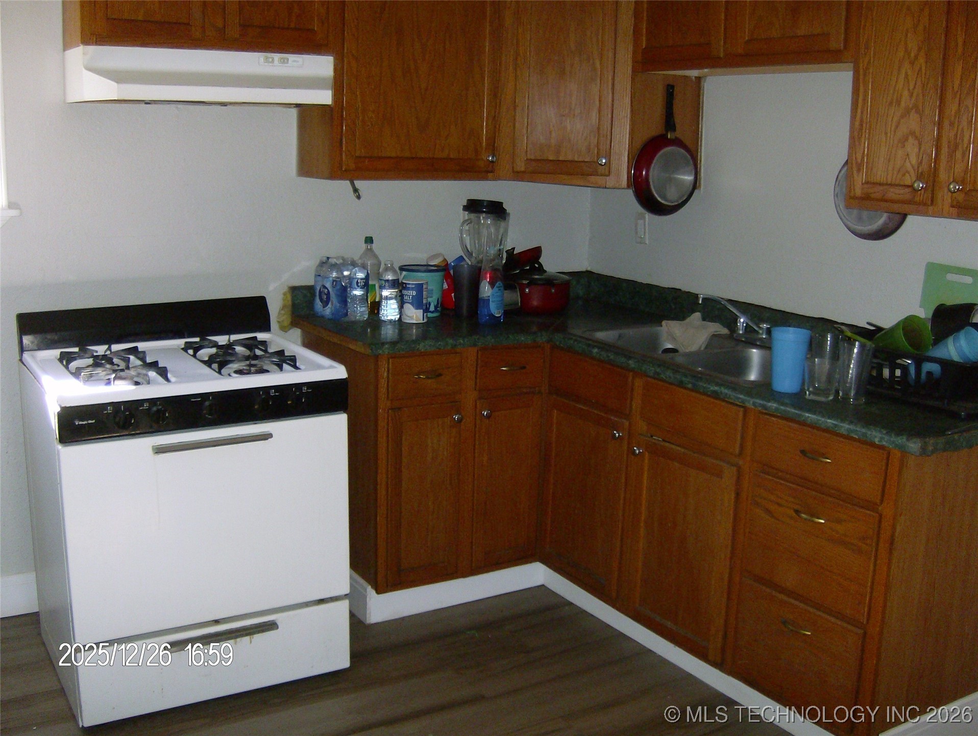 501 E Ward Property Photo 4