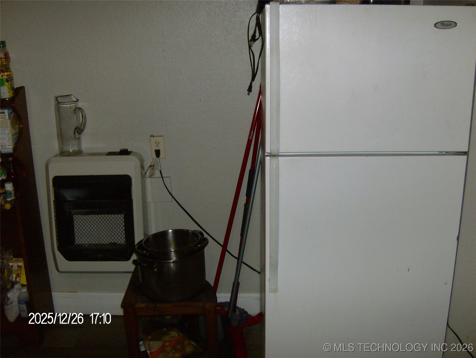 501 E Ward Property Photo 14