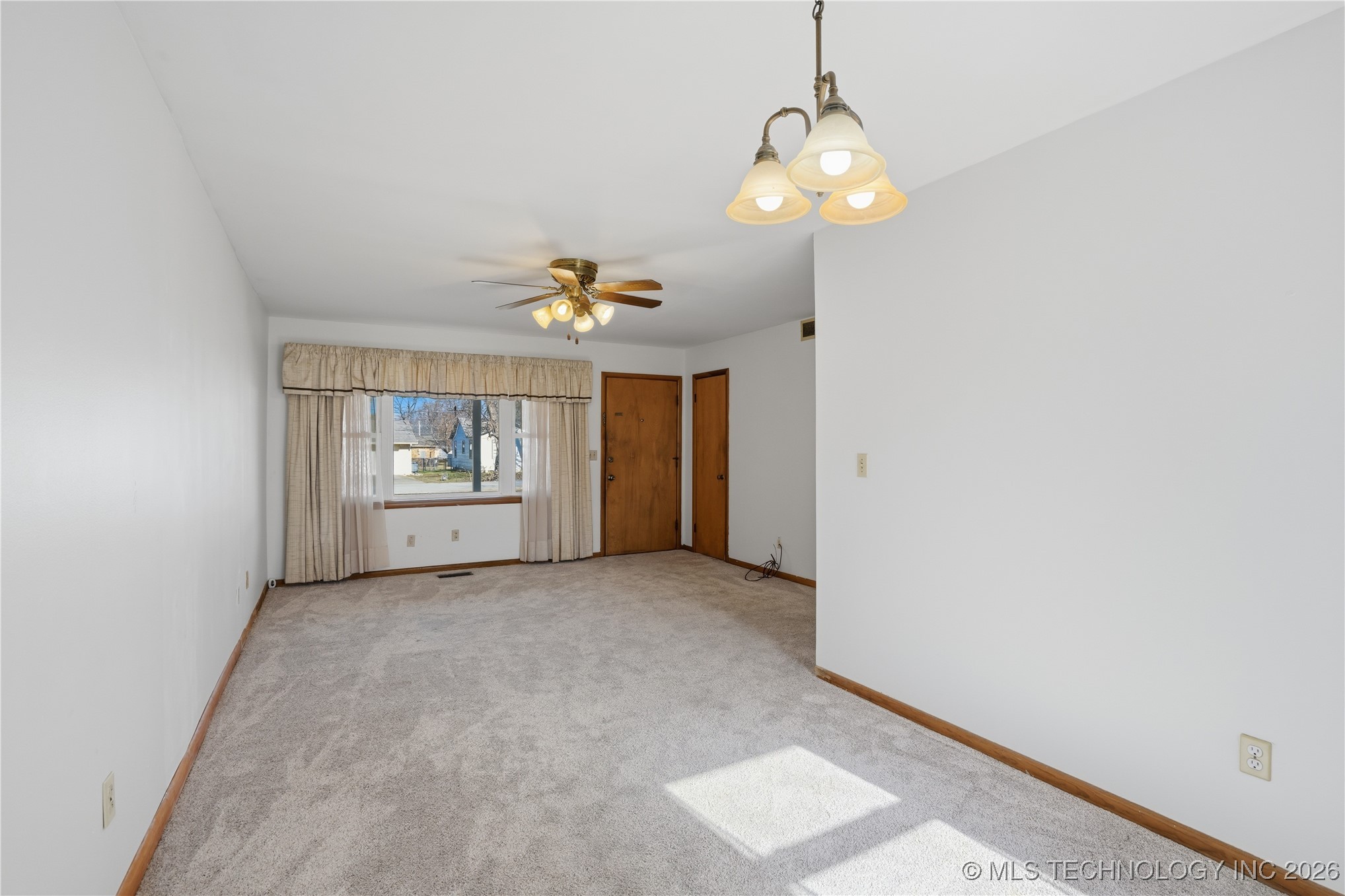 1102 Se 4th Street Property Photo 5