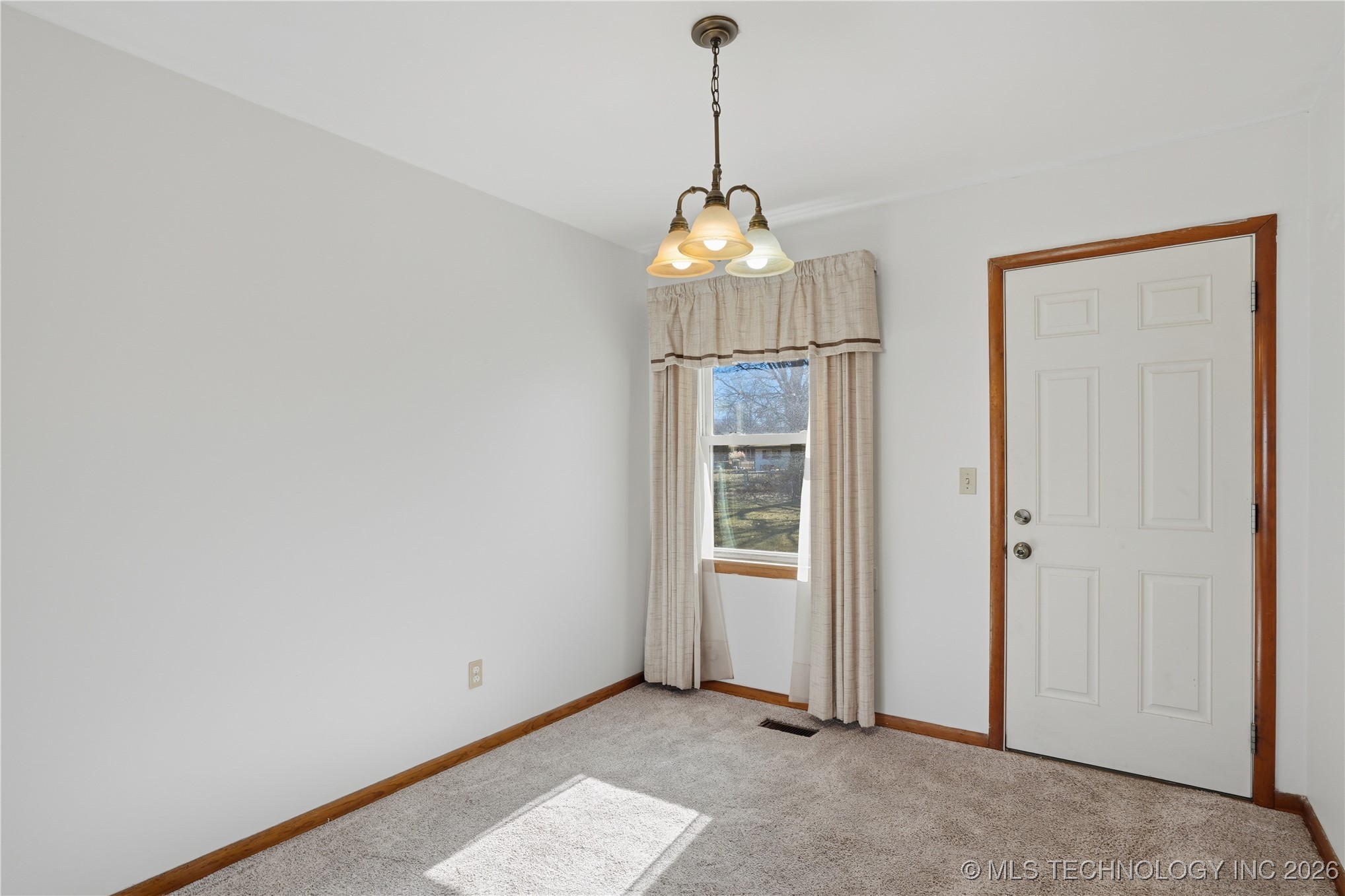 1102 Se 4th Street Property Photo 6