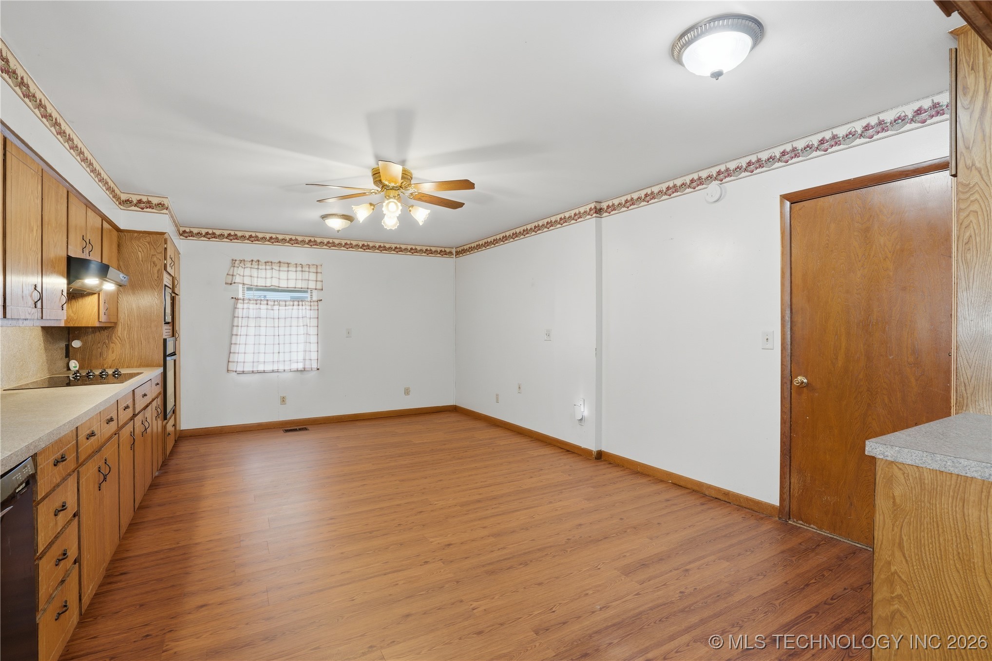 1102 Se 4th Street Property Photo 8