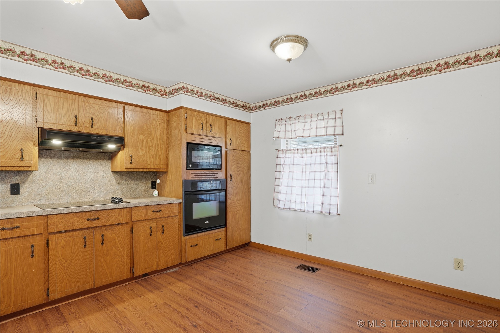 1102 Se 4th Street Property Photo 11