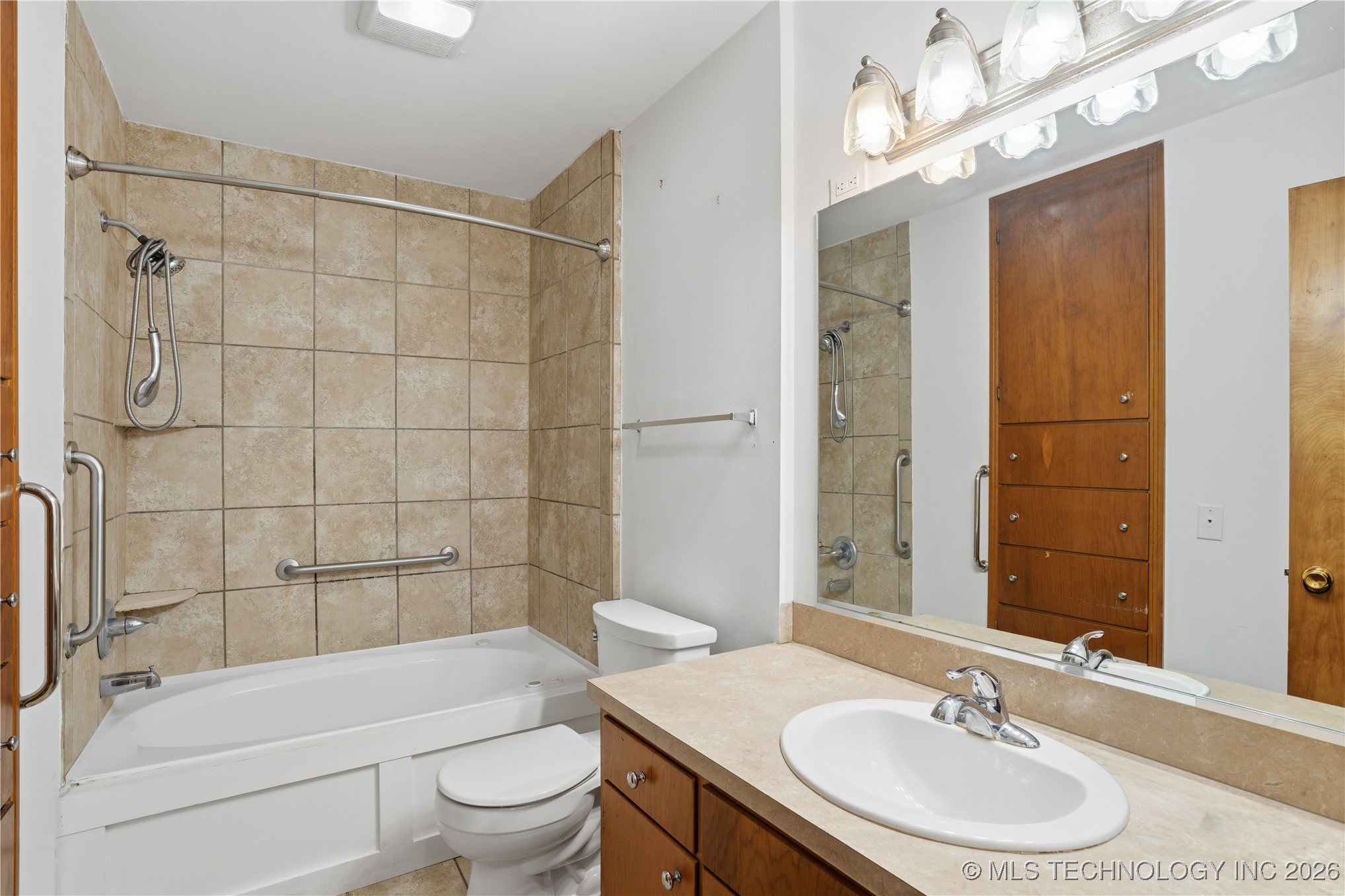 1102 Se 4th Street Property Photo 14