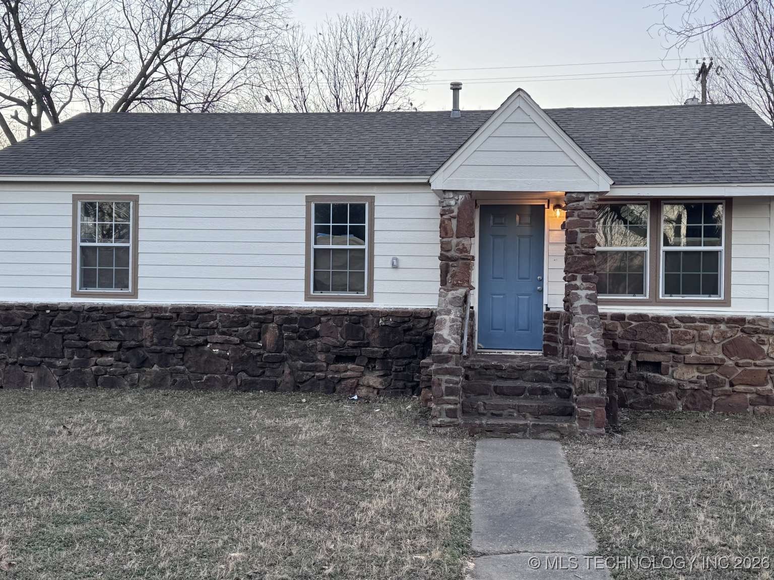 4252 N Hartford Avenue Property Photo 1