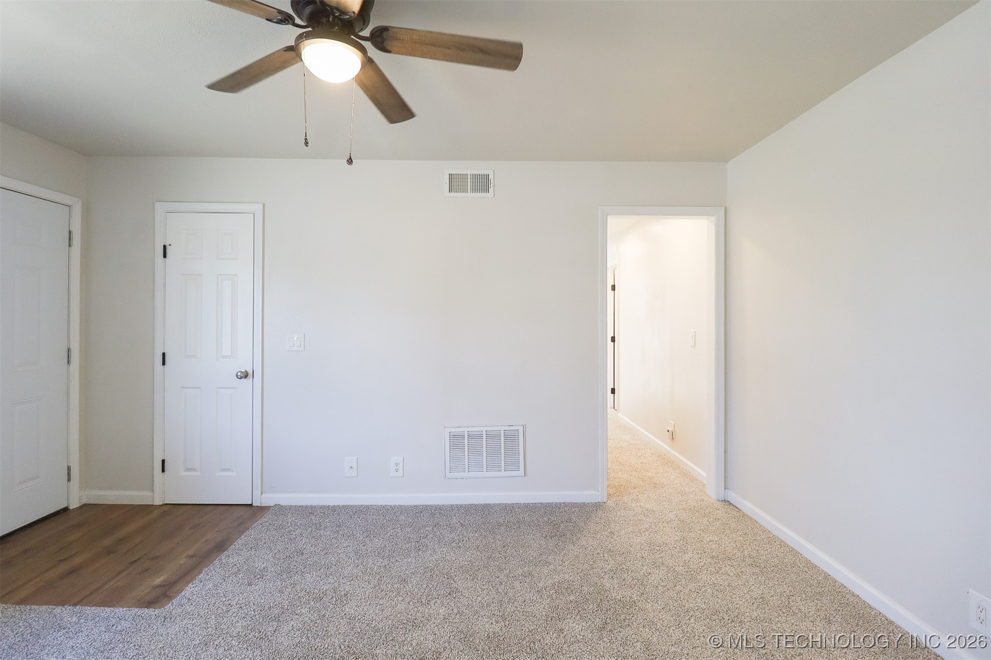 4252 N Hartford Avenue Property Photo 6