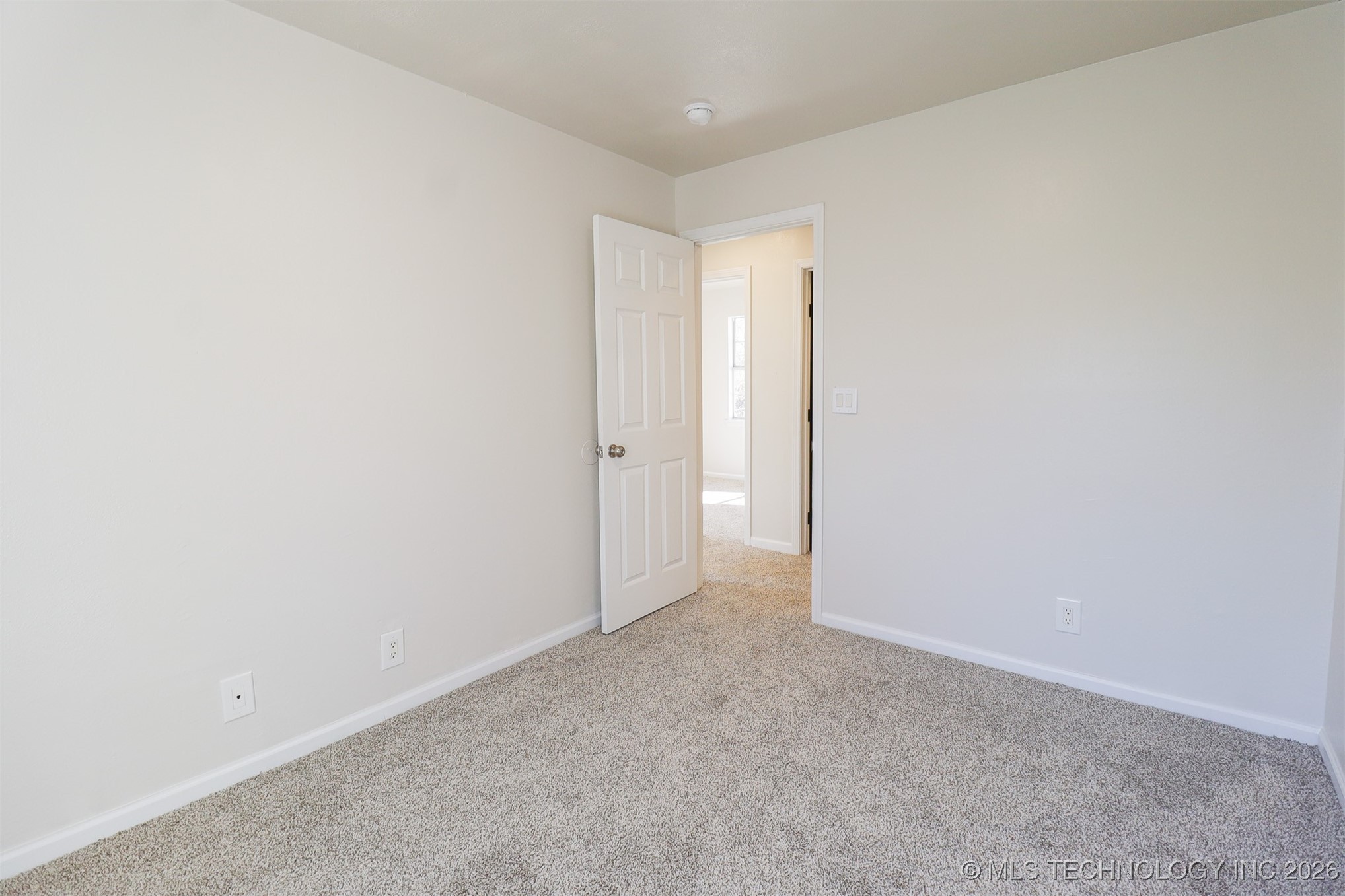 4252 N Hartford Avenue Property Photo 11