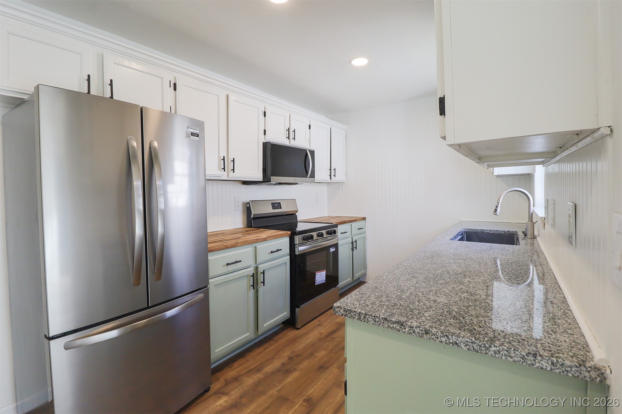 4252 N Hartford Avenue Property Photo 18