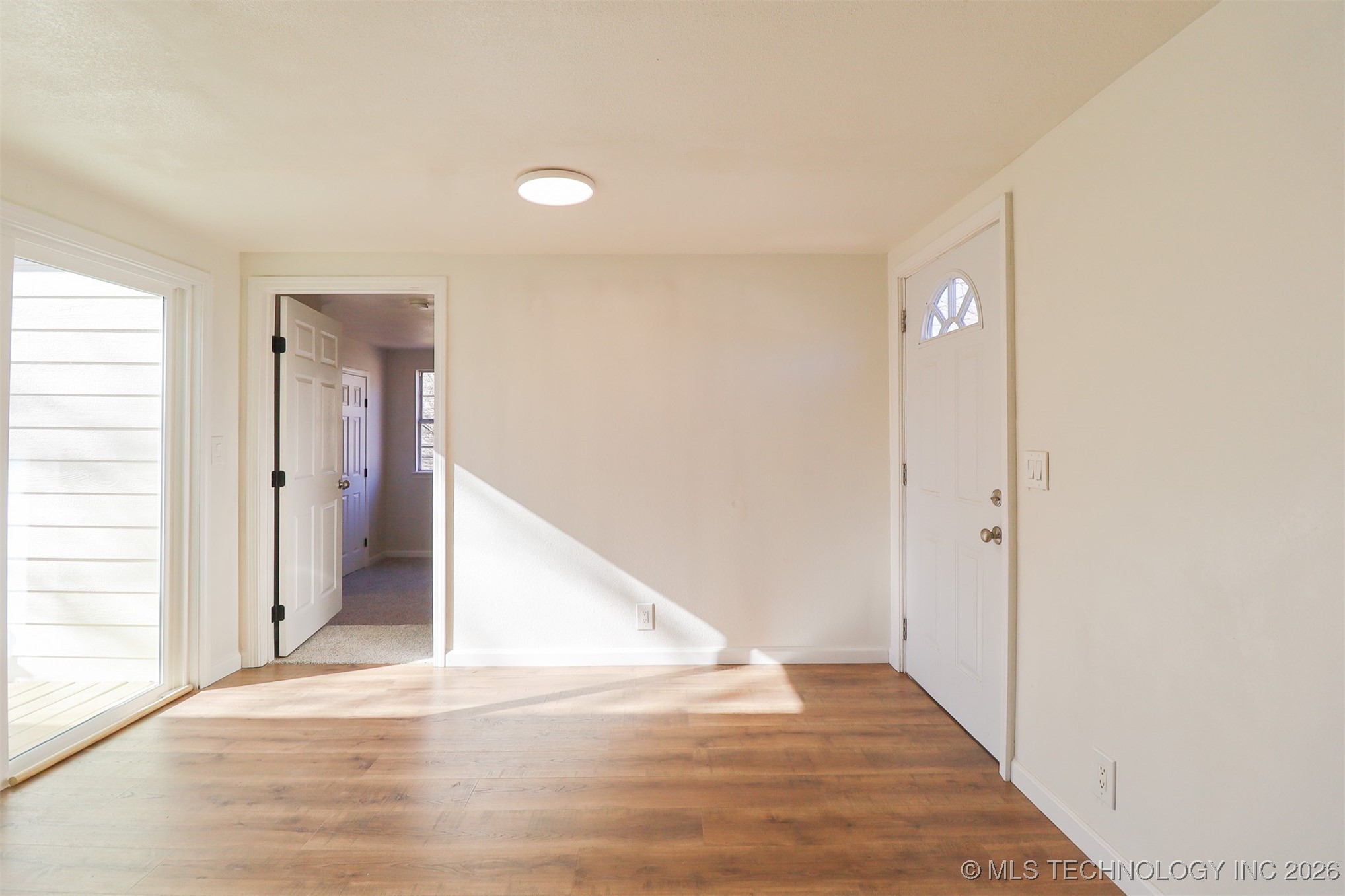 4252 N Hartford Avenue Property Photo 20