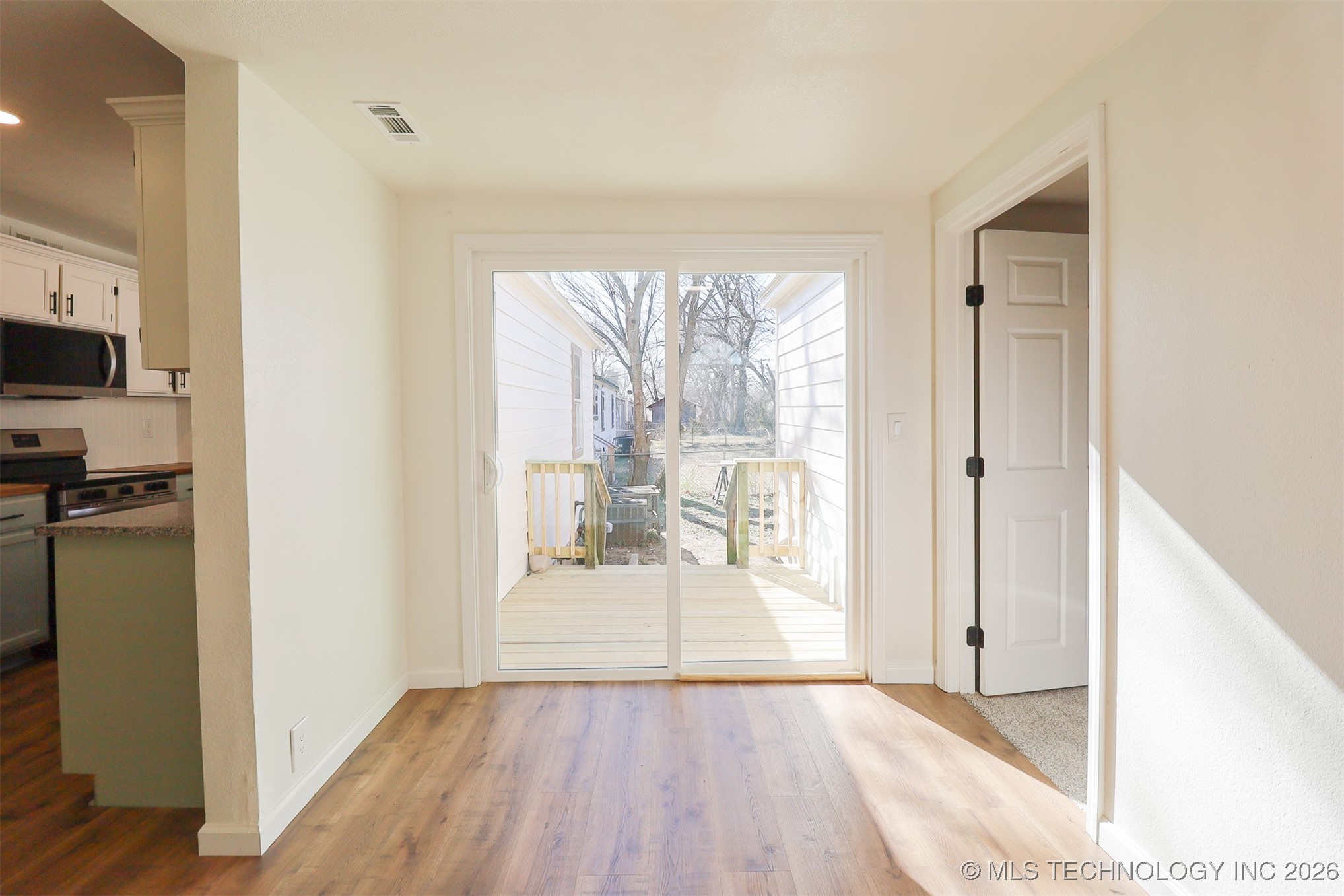 4252 N Hartford Avenue Property Photo 21