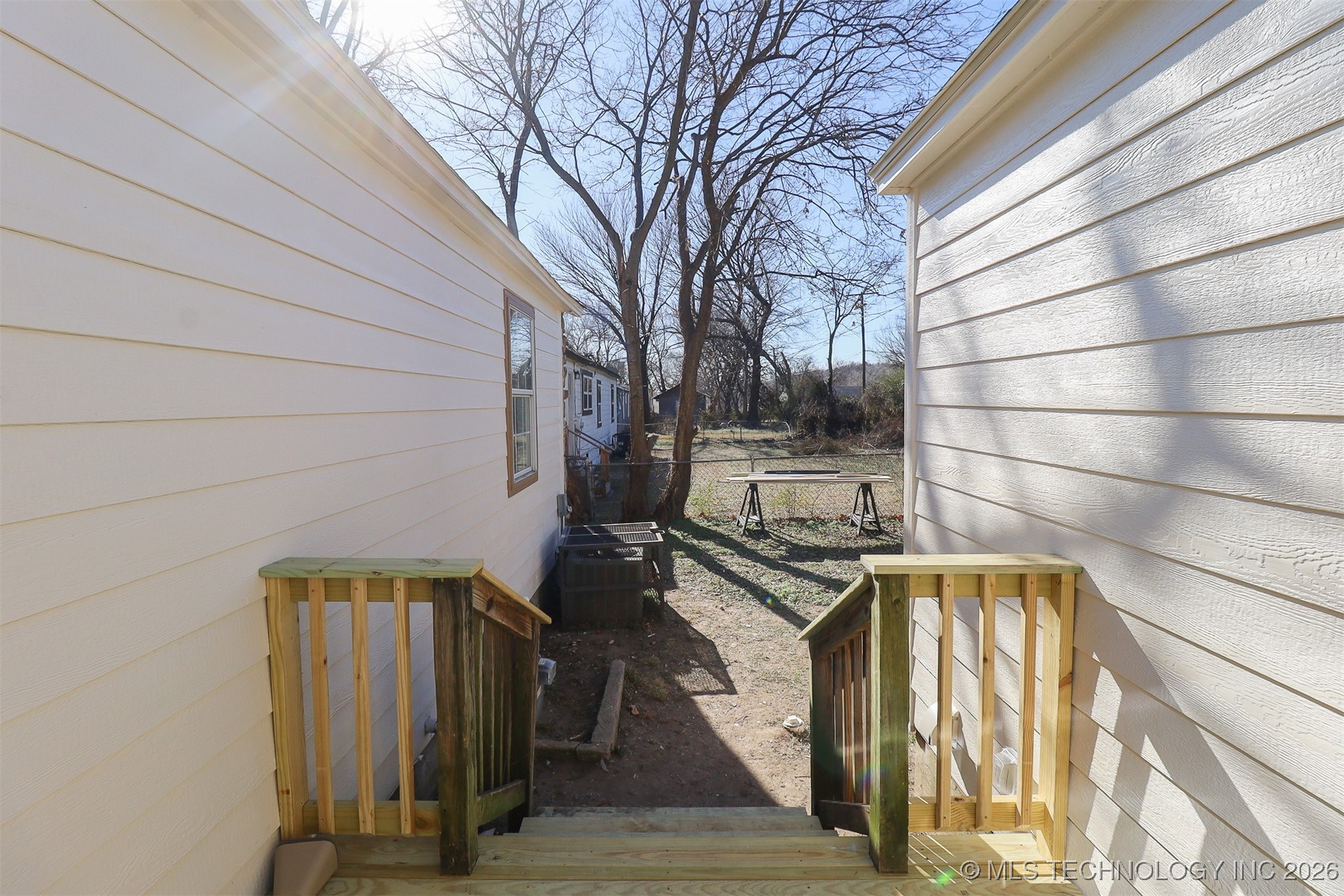 4252 N Hartford Avenue Property Photo 27