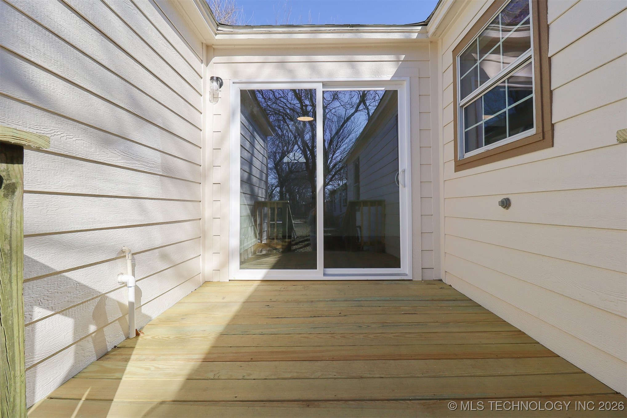 4252 N Hartford Avenue Property Photo 28