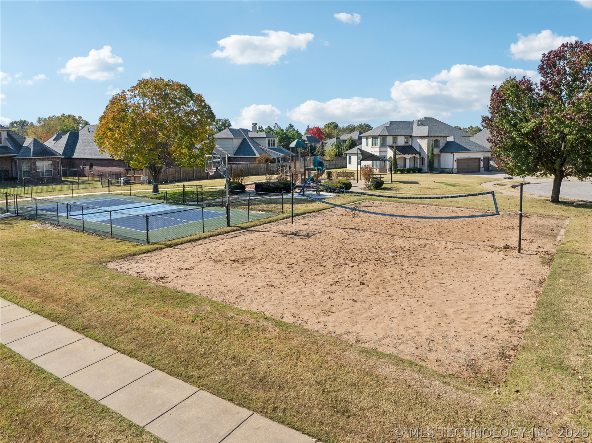 3309 W Knoxville Street W Property Photo 5