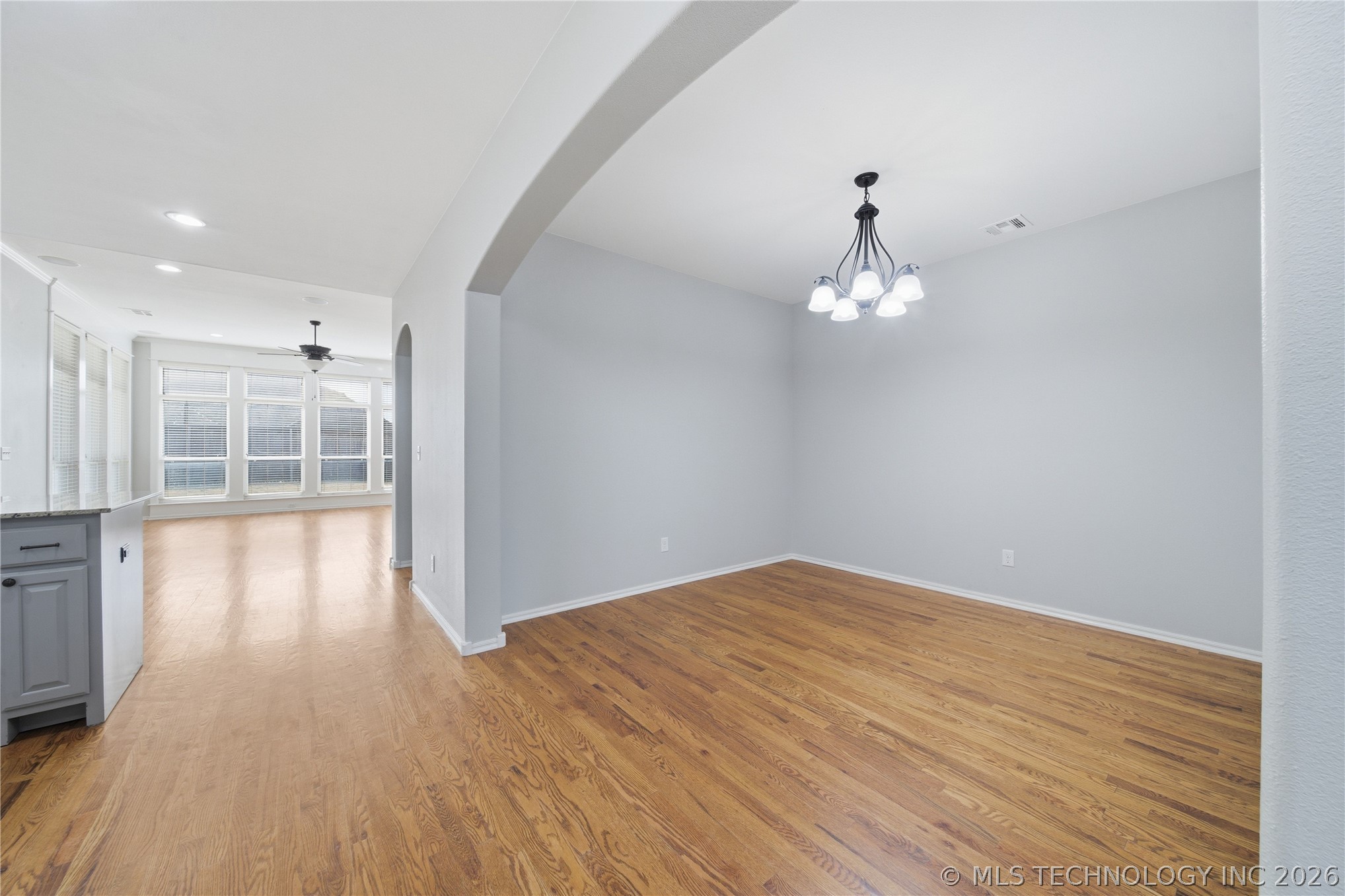 3309 W Knoxville Street W Property Photo 11