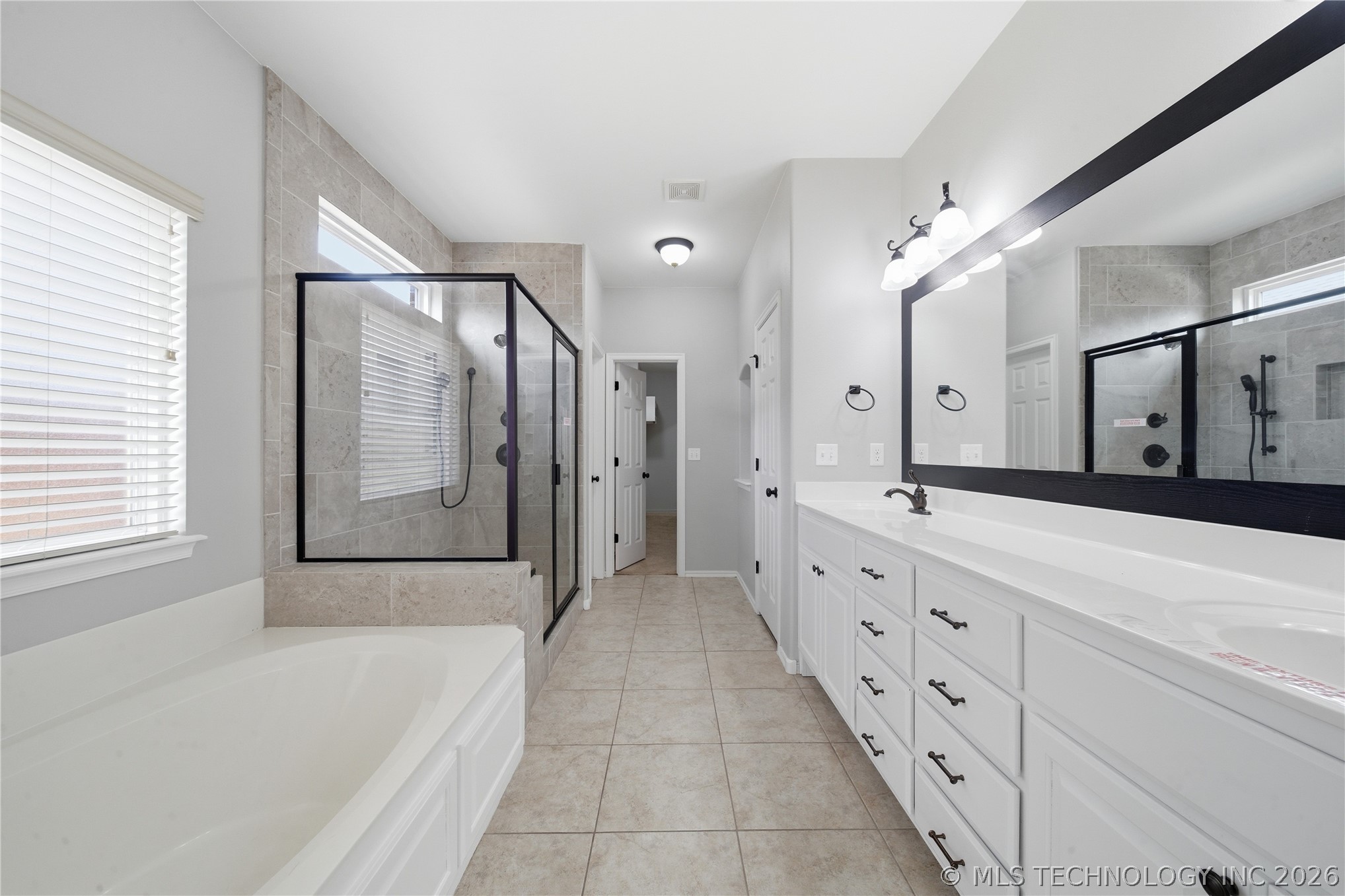 3309 W Knoxville Street W Property Photo 28