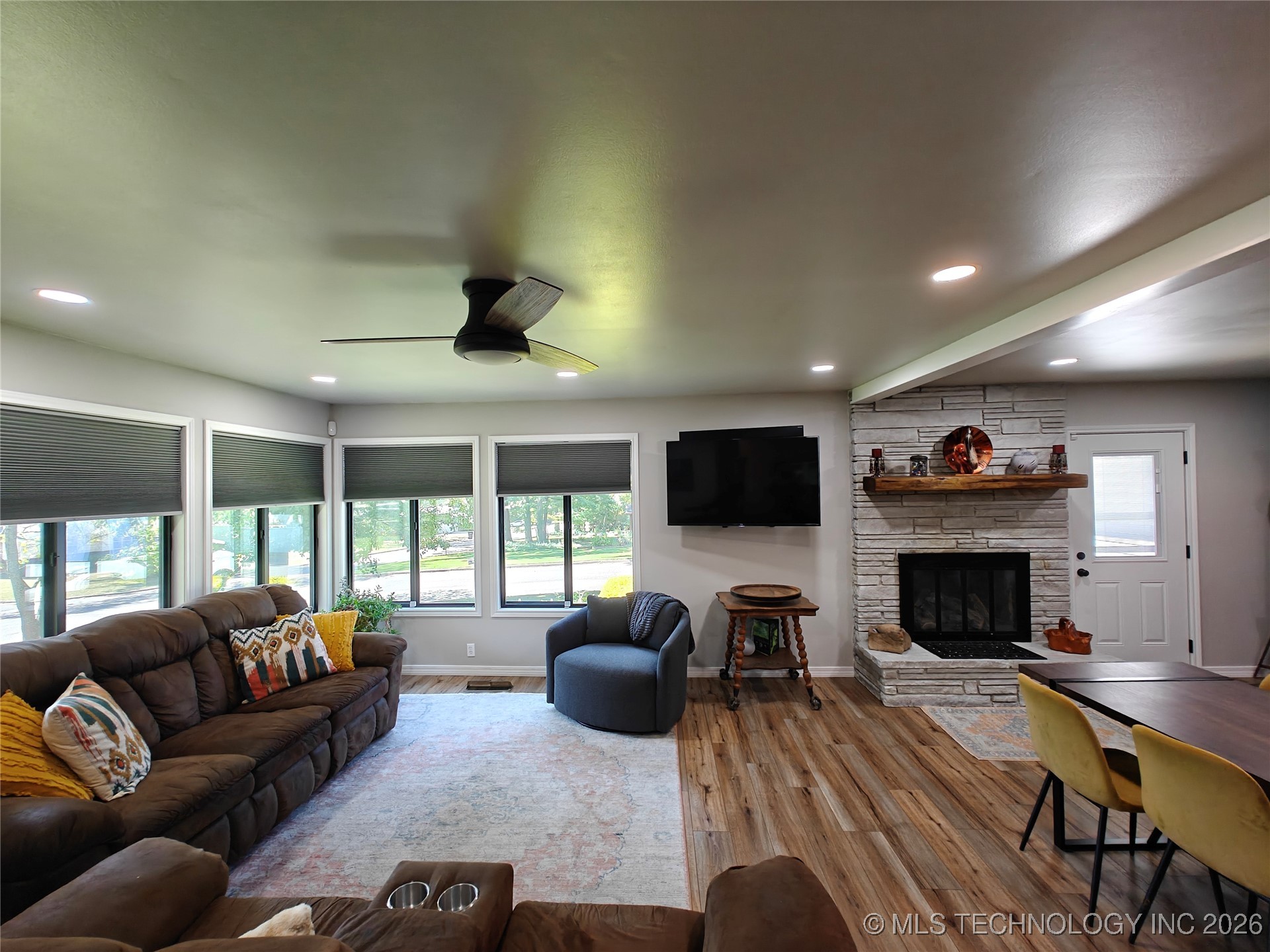 501 E Seneca Street Property Photo 3