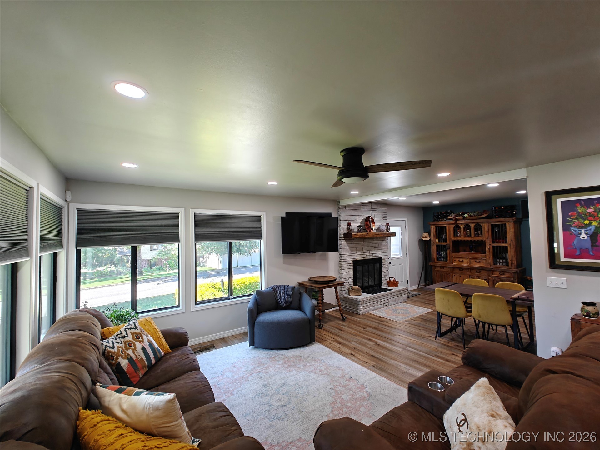 501 E Seneca Street Property Photo 4