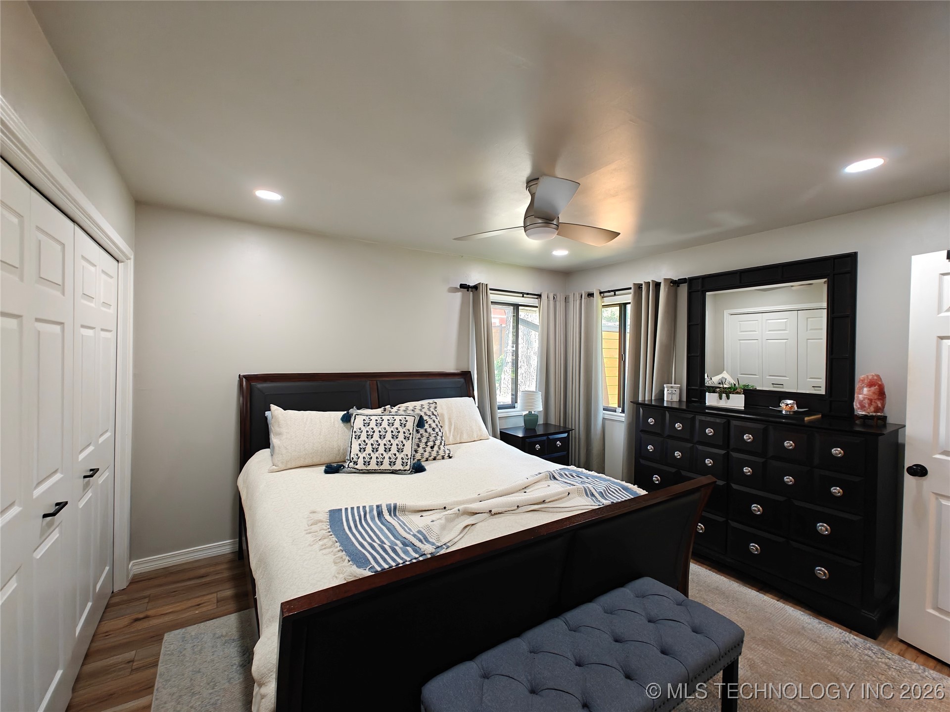 501 E Seneca Street Property Photo 9