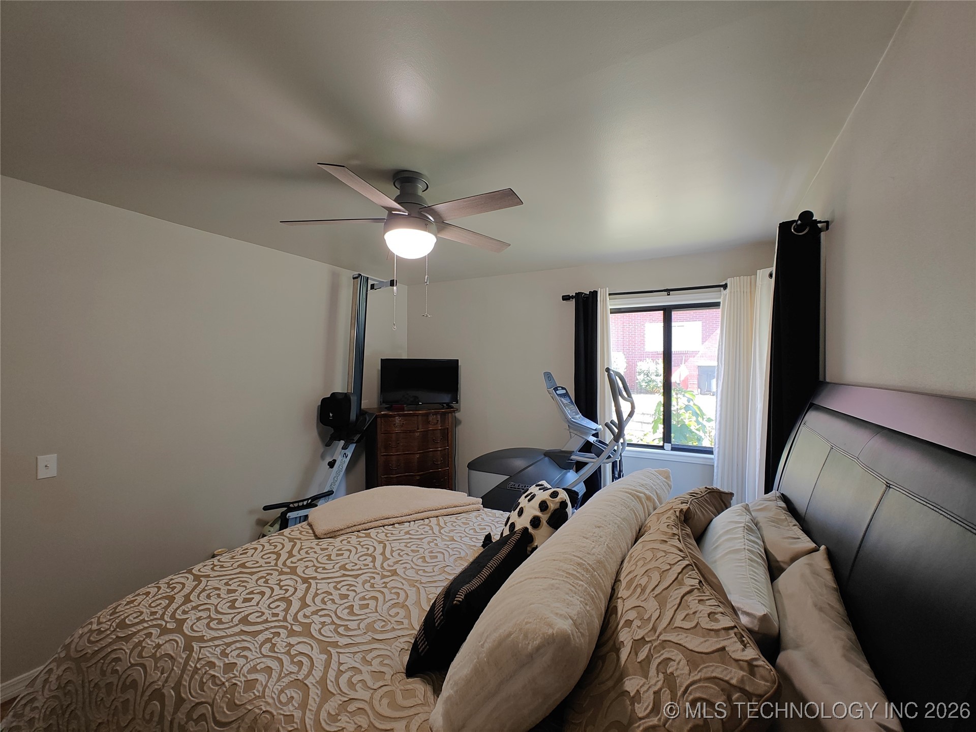 501 E Seneca Street Property Photo 13