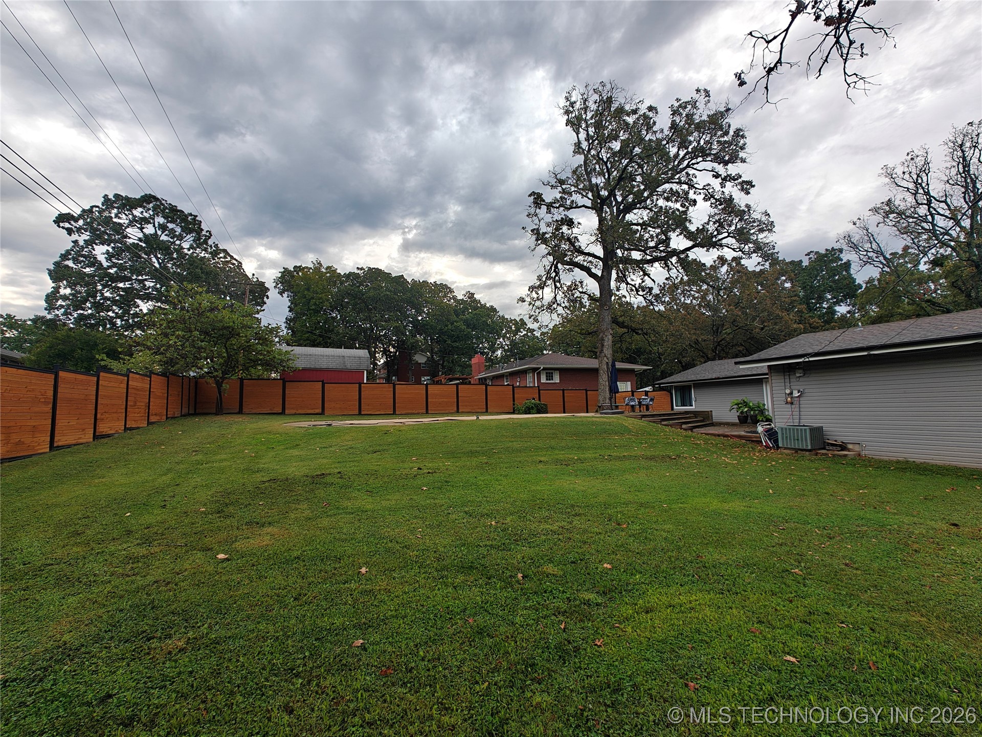 501 E Seneca Street Property Photo 19