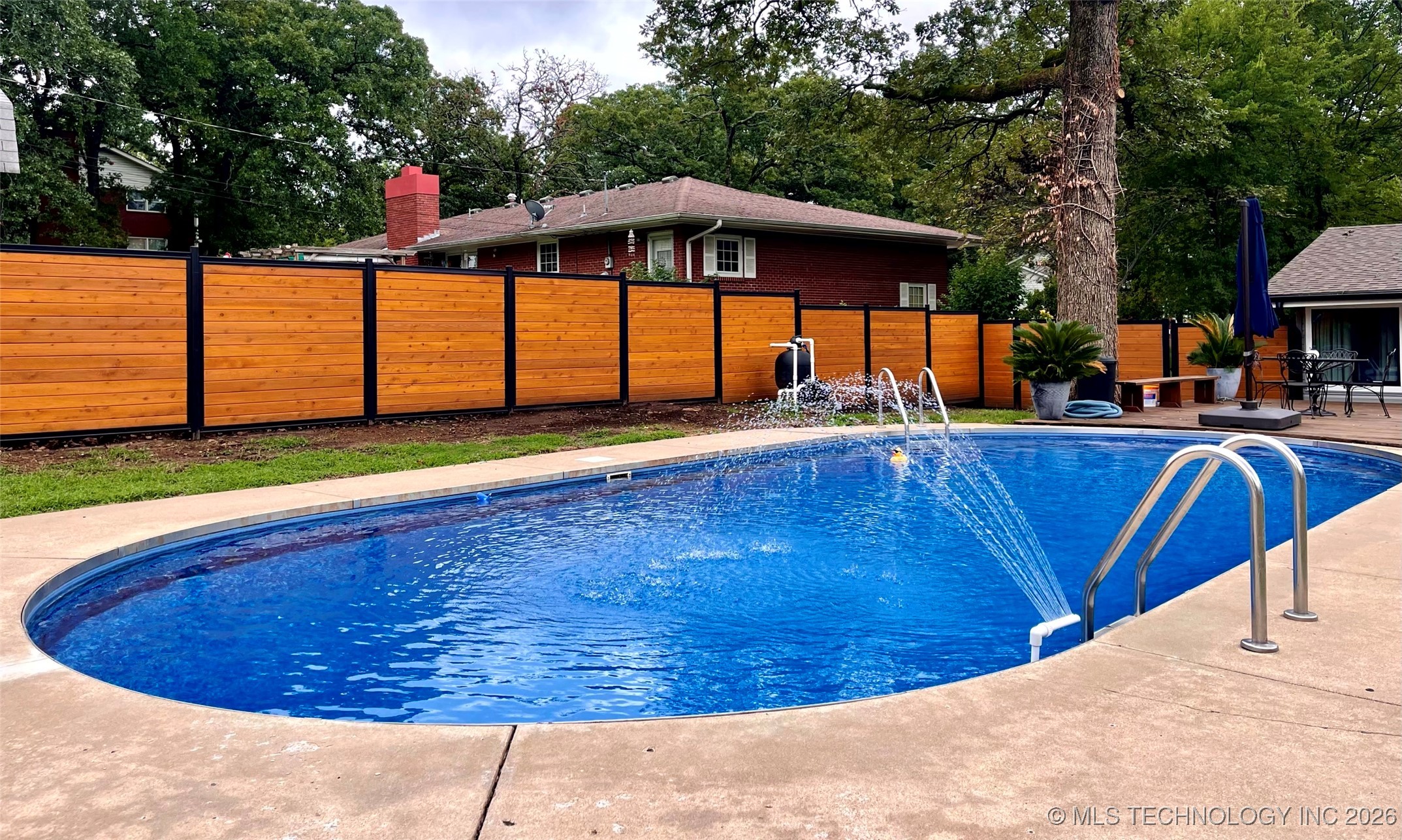 501 E Seneca Street Property Photo 21