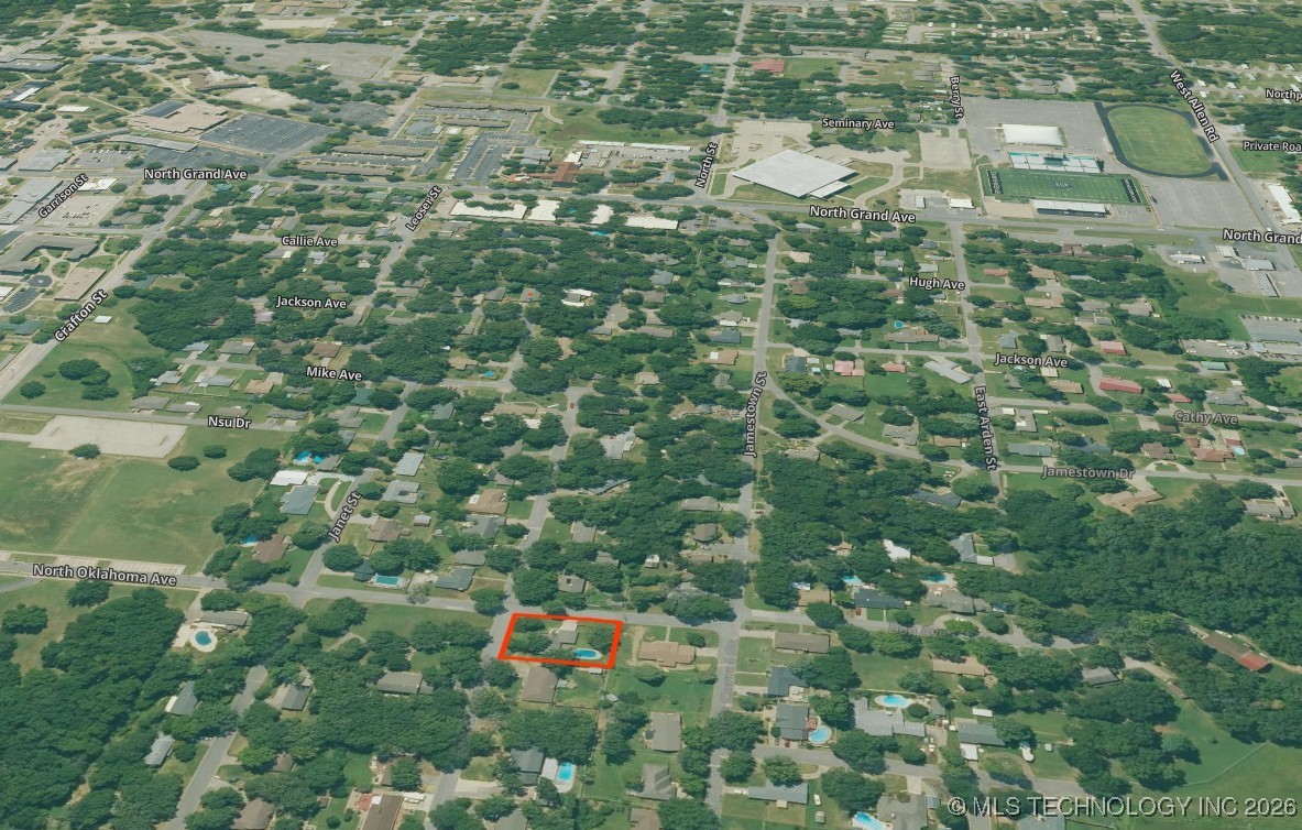 501 E Seneca Street Property Photo 22