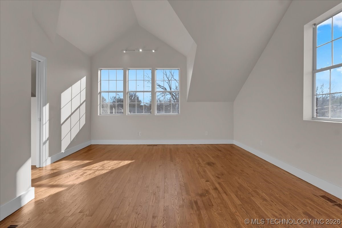 546 S Marion Avenue Property Photo 31