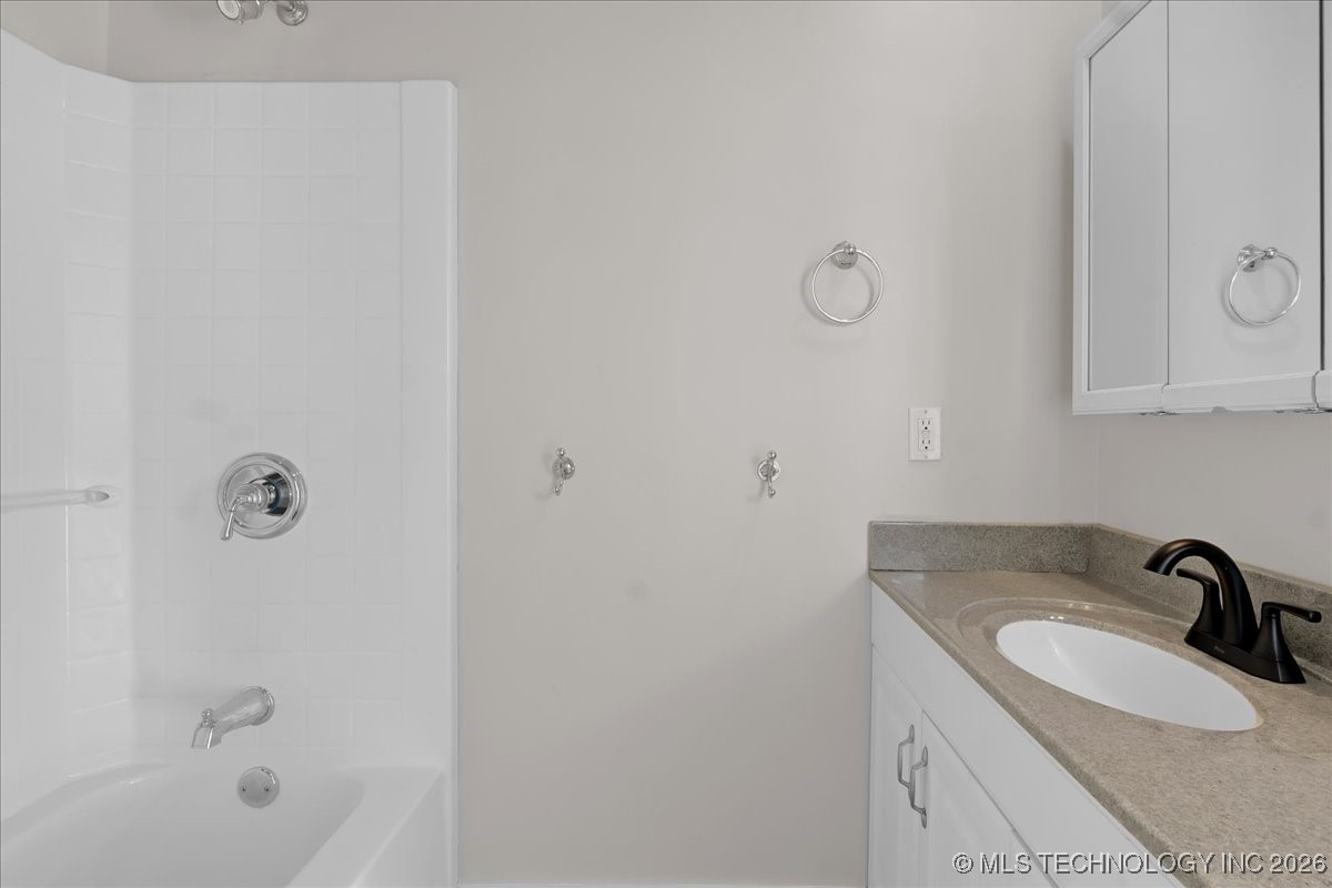 546 S Marion Avenue Property Photo 35