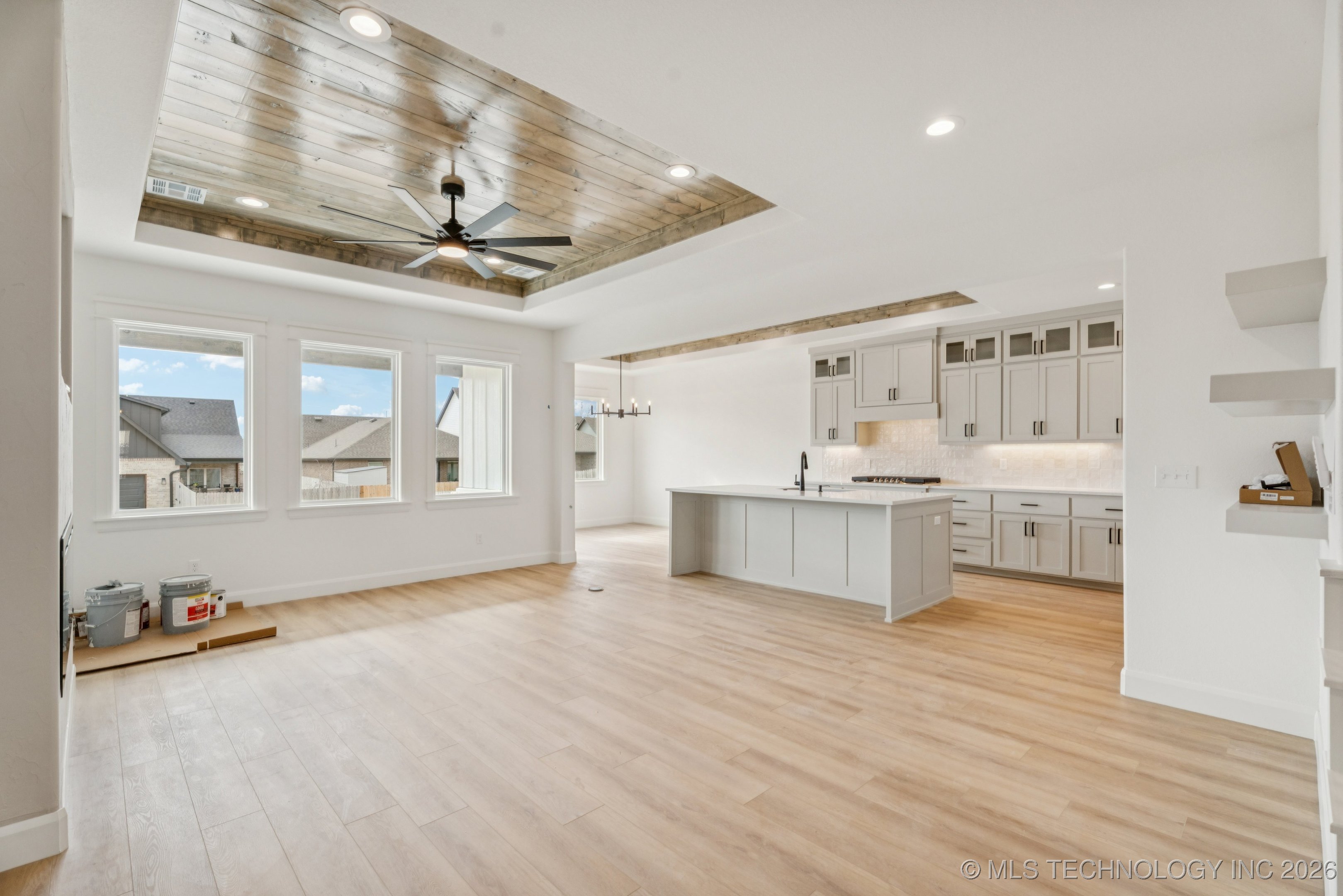 2411 W Birmingham Place Property Photo 5