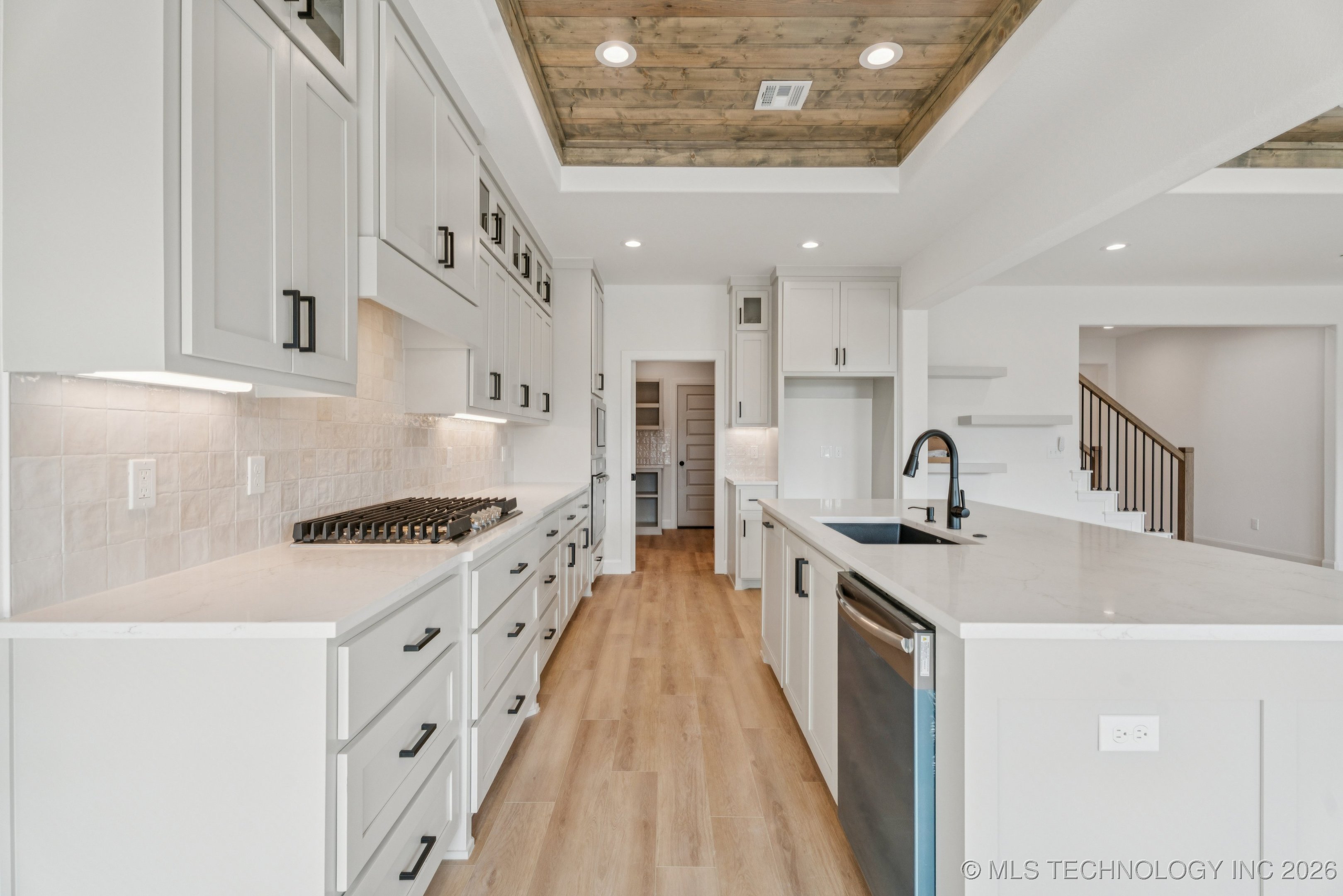 2411 W Birmingham Place Property Photo 10