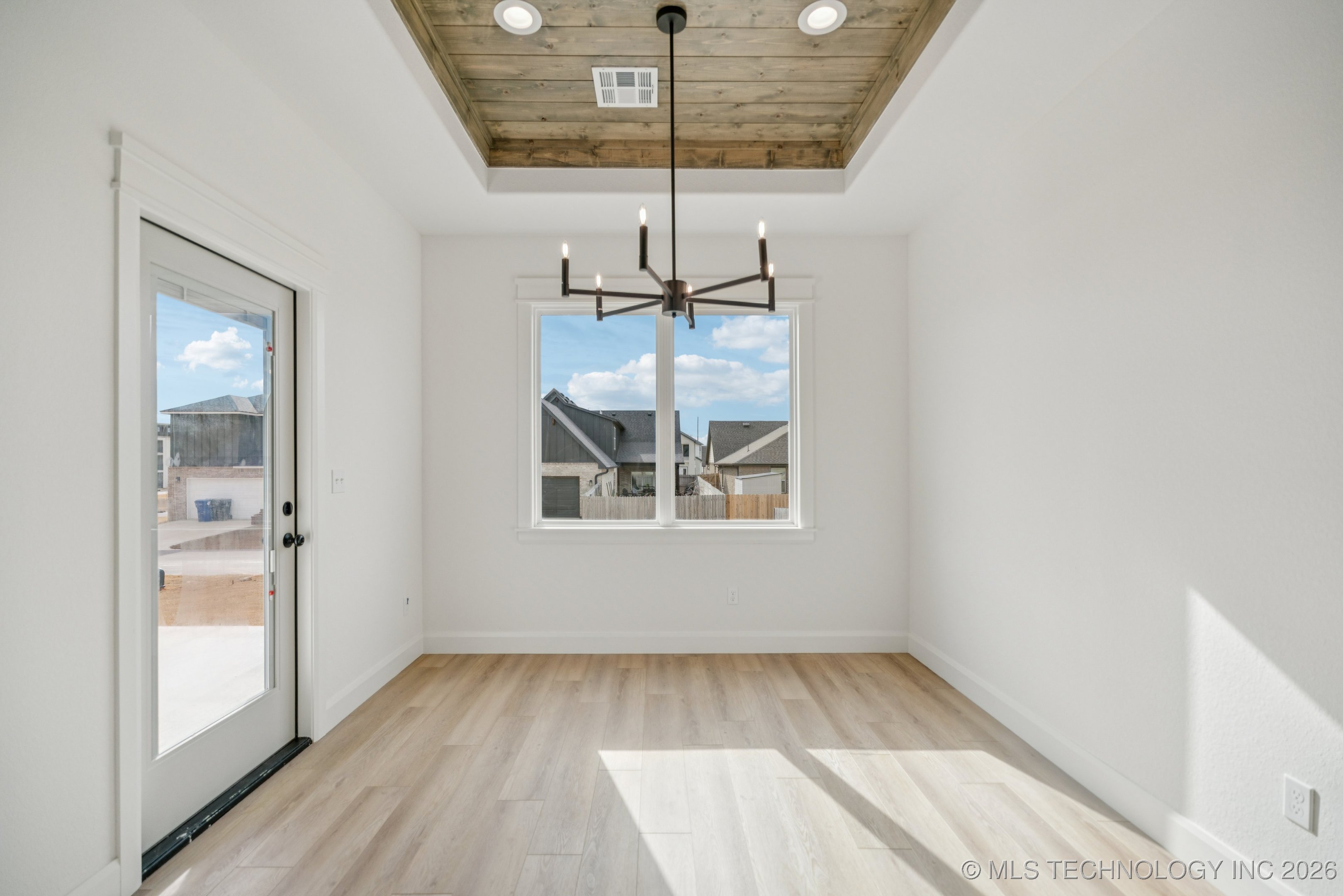 2411 W Birmingham Place Property Photo 12