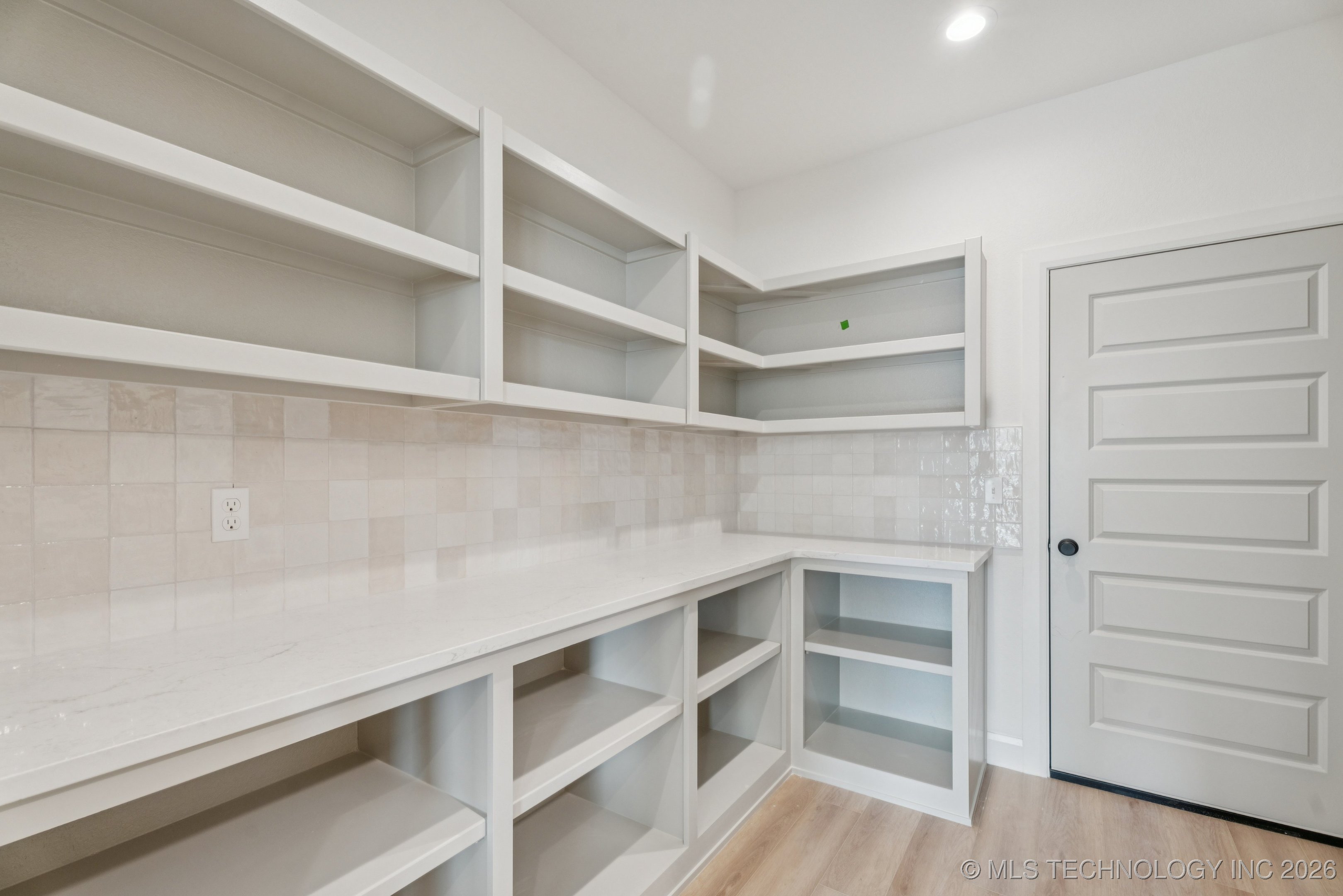 2411 W Birmingham Place Property Photo 14