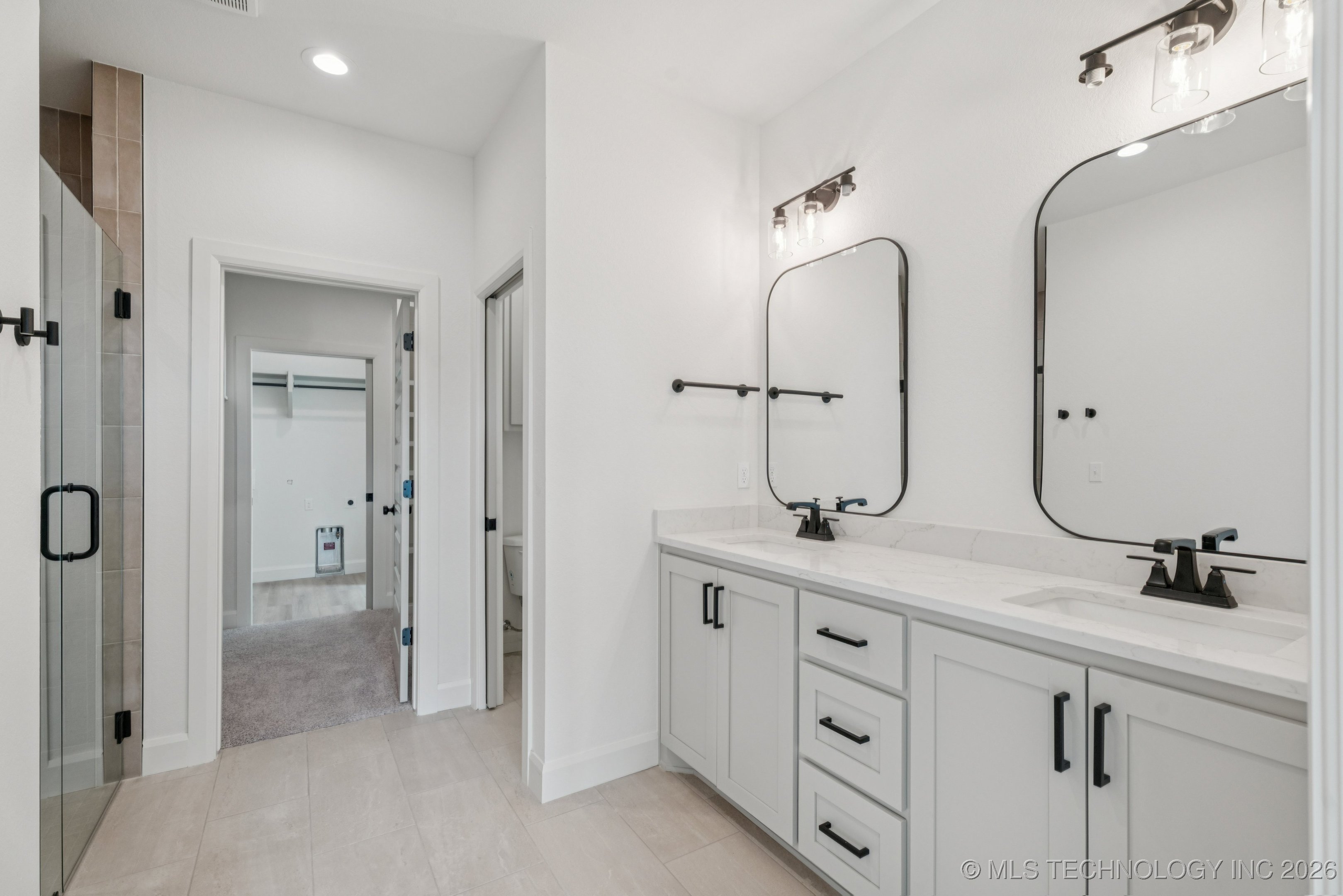 2411 W Birmingham Place Property Photo 20