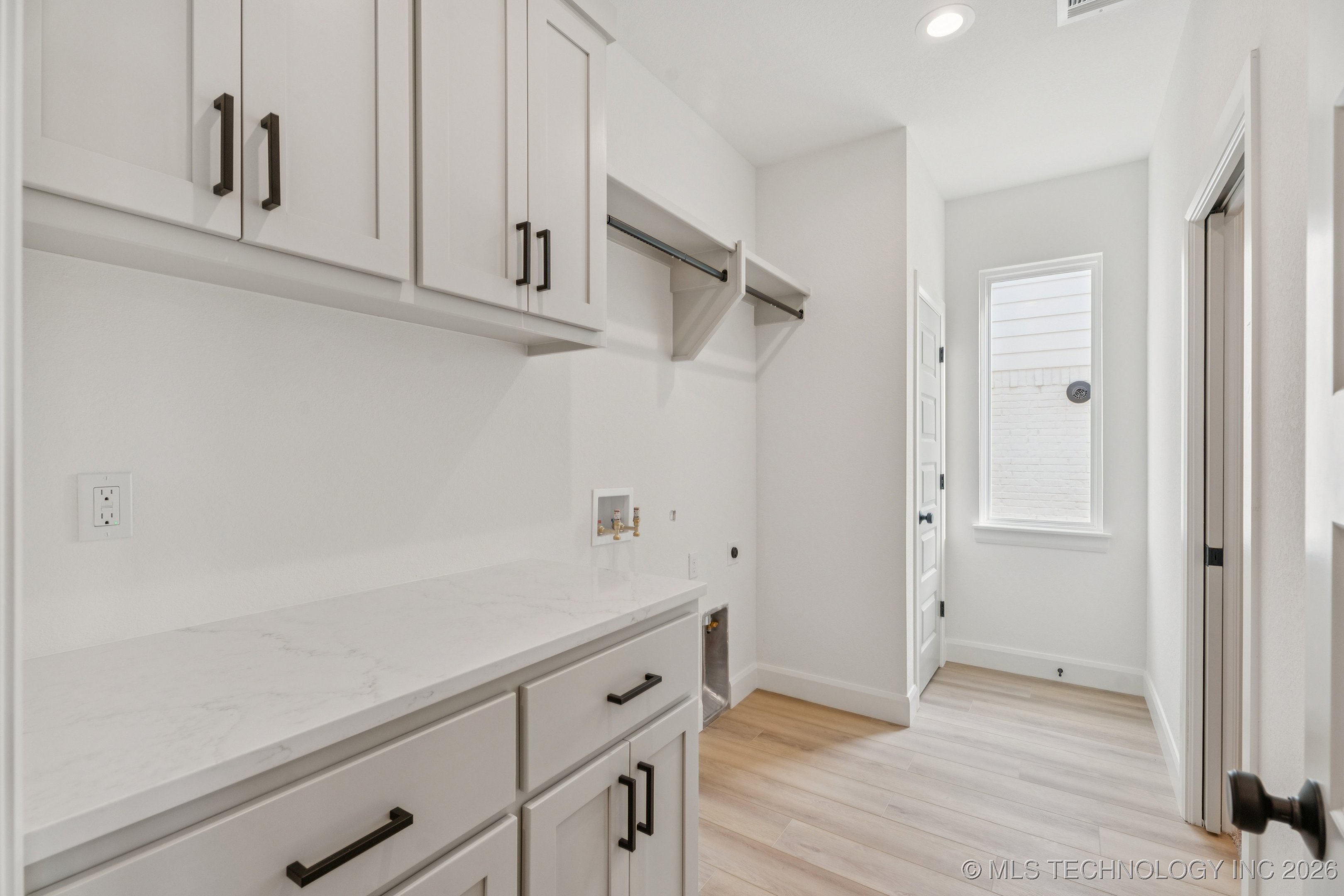 2411 W Birmingham Place Property Photo 24