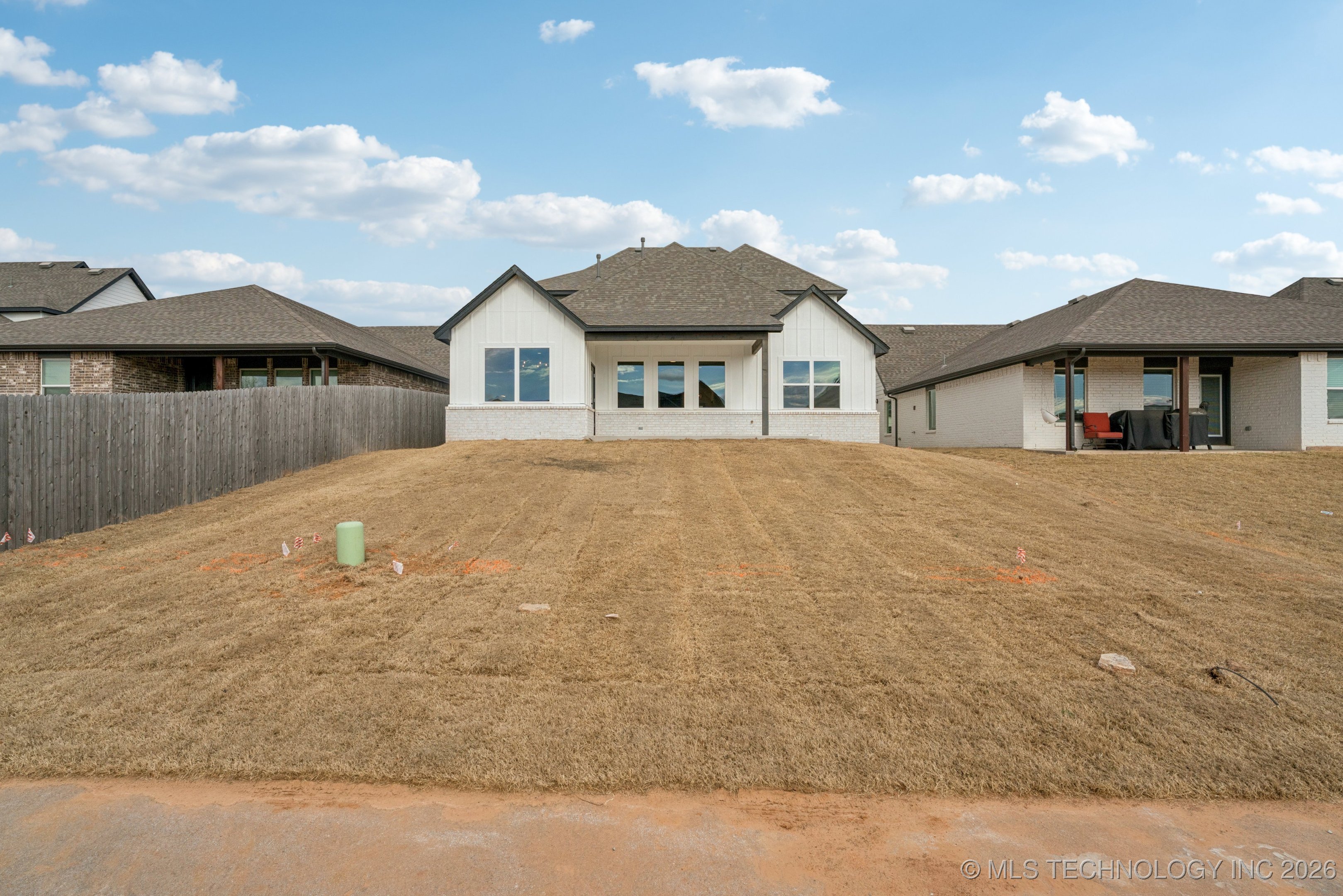 2411 W Birmingham Place Property Photo 37